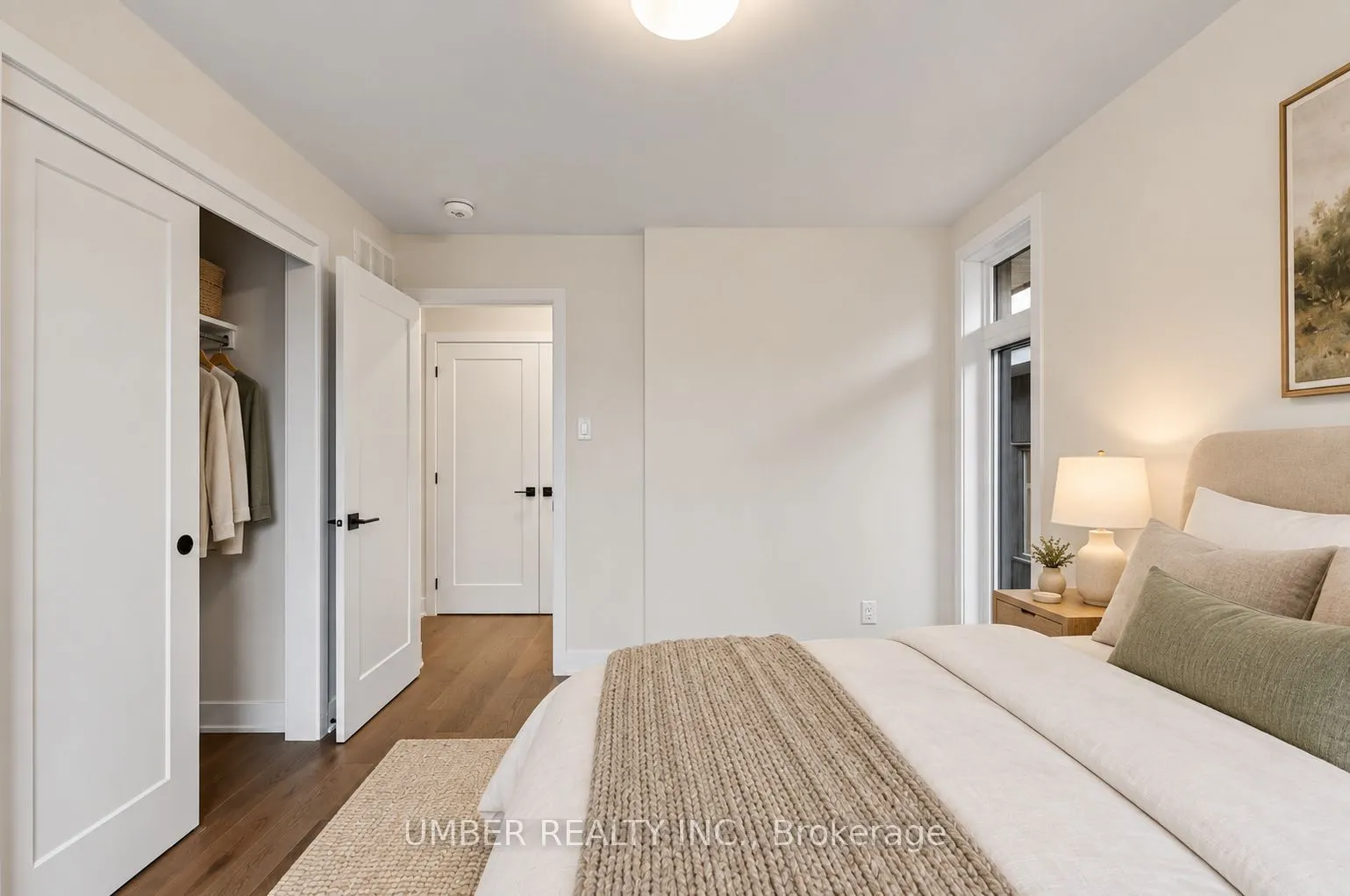 301 Deschâtelets Avenue