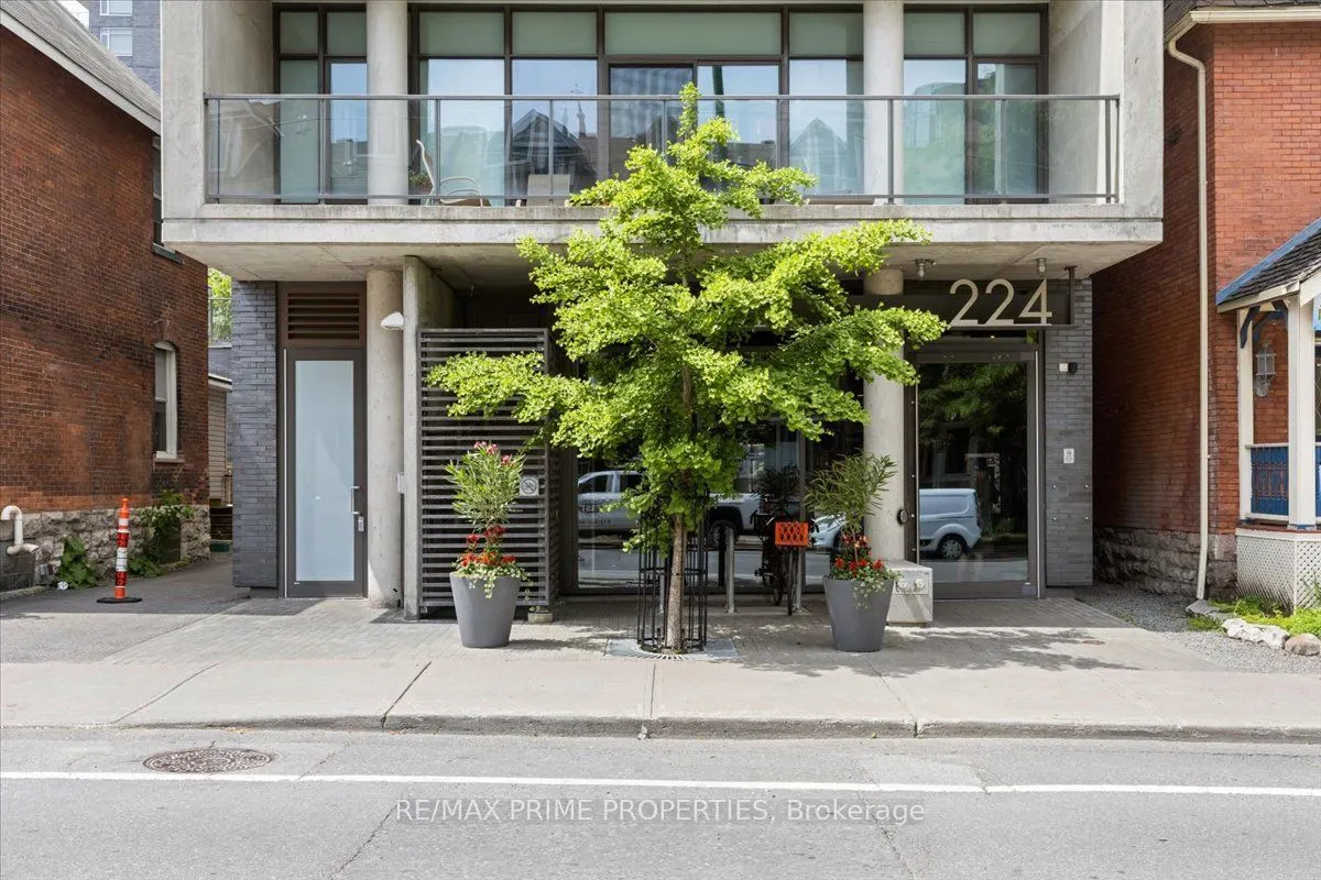 224 Lyon Street N #1315