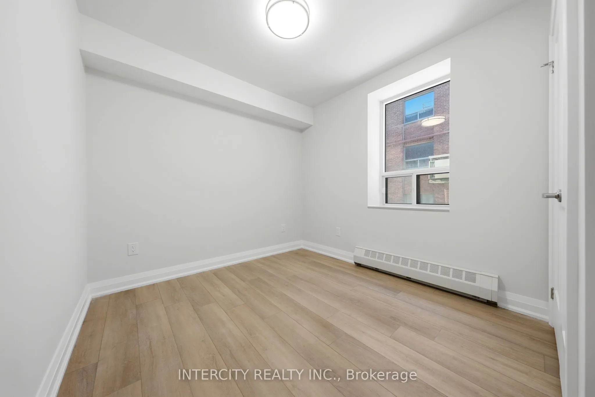 91 Wentworth Street S #3