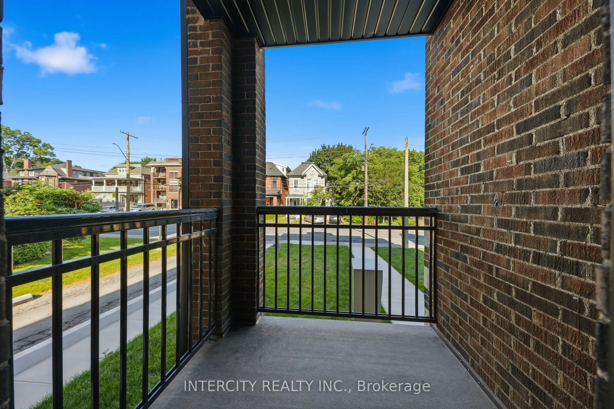91 Wentworth Street S #3