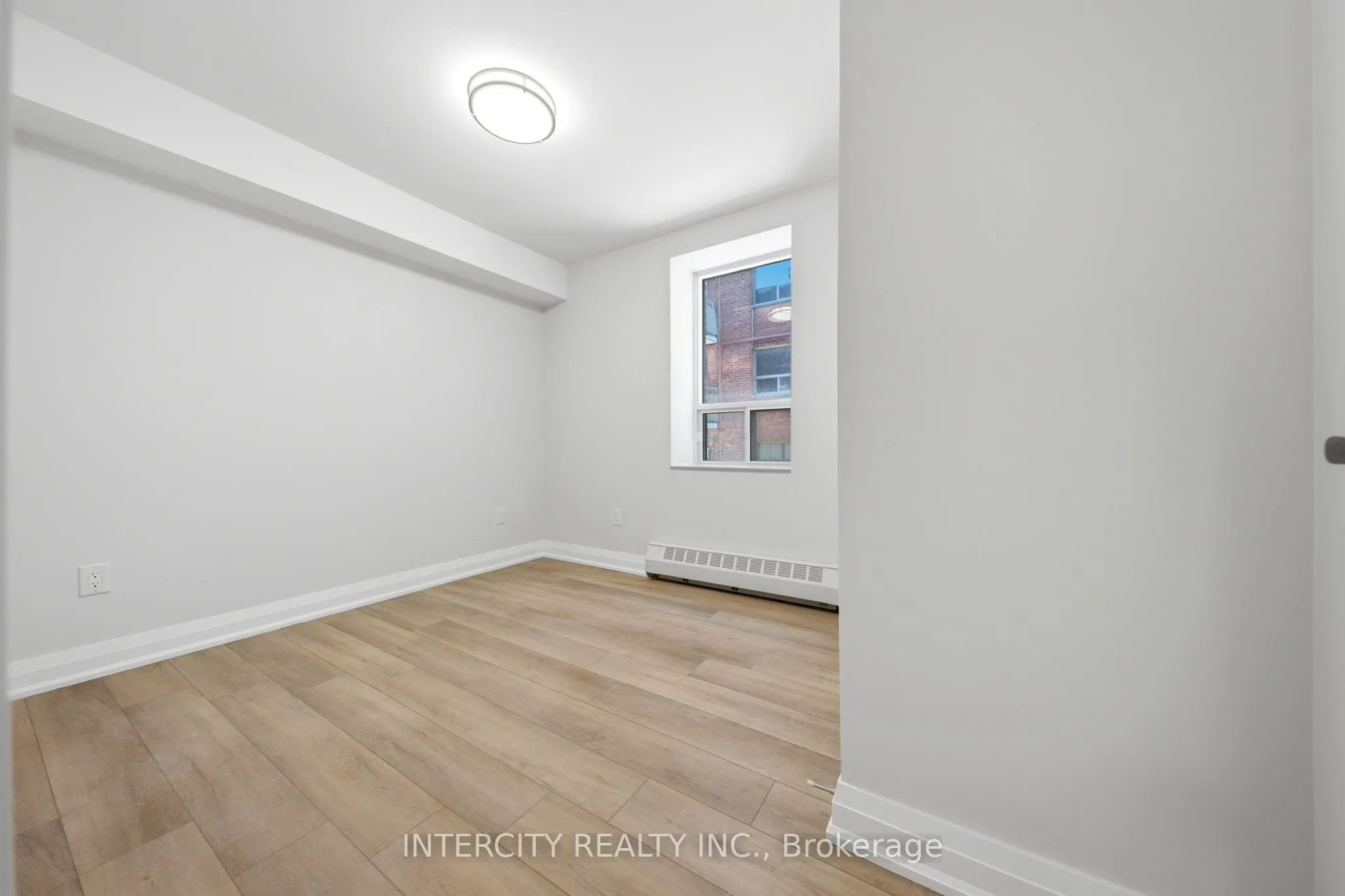 91 Wentworth Street S #3
