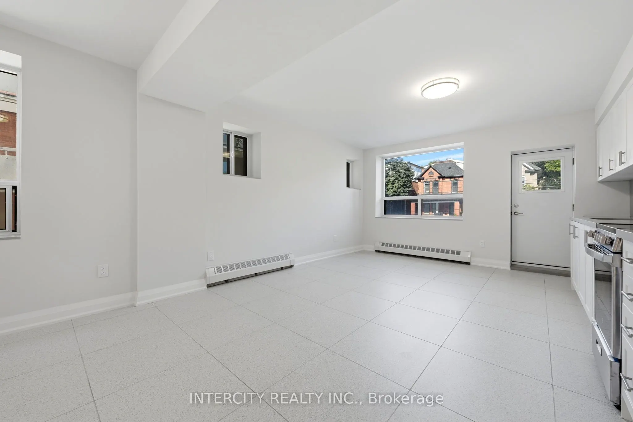 91 Wentworth Street S #3