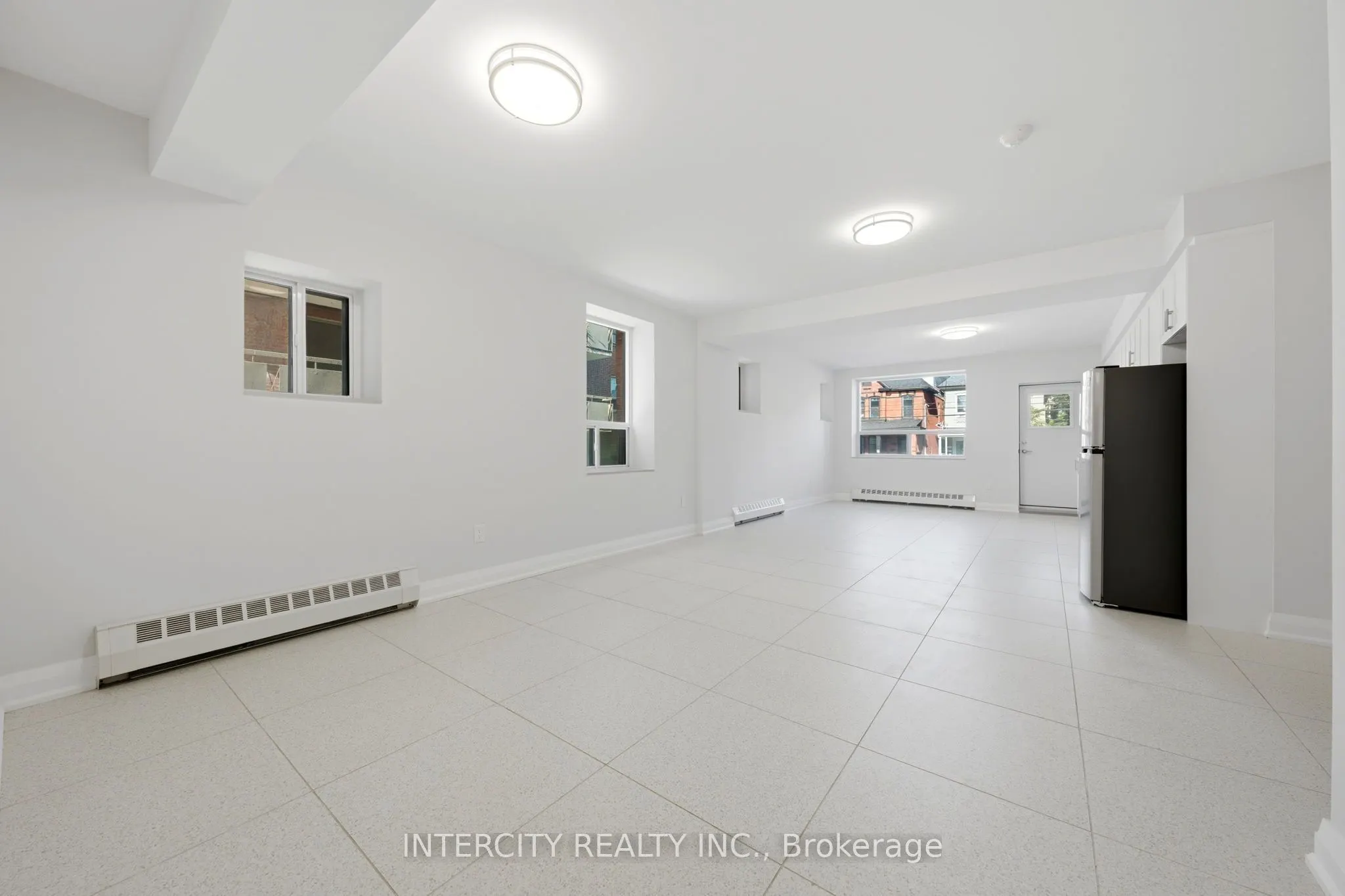 91 Wentworth Street S #3