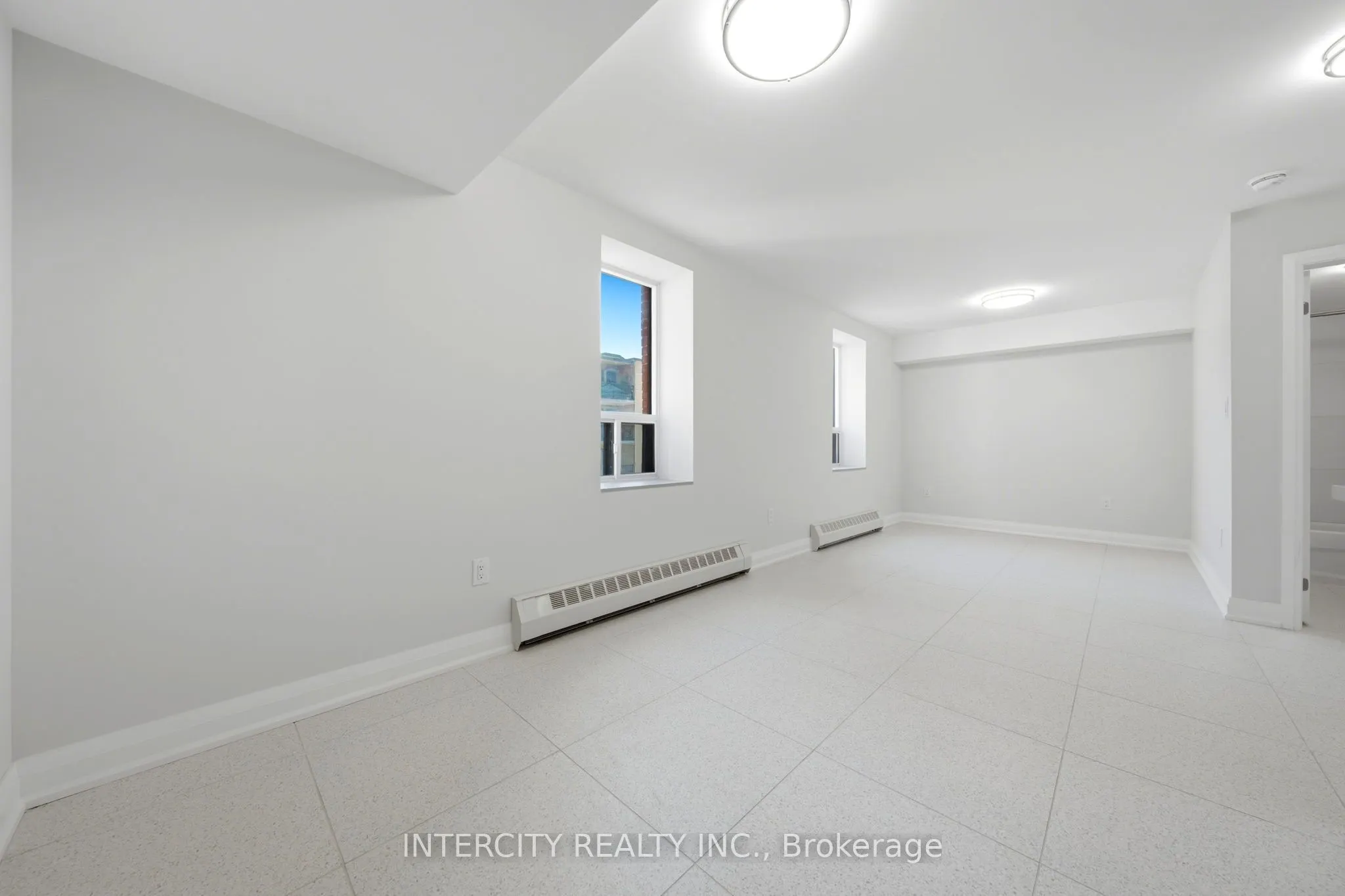 91 Wentworth Street S #2