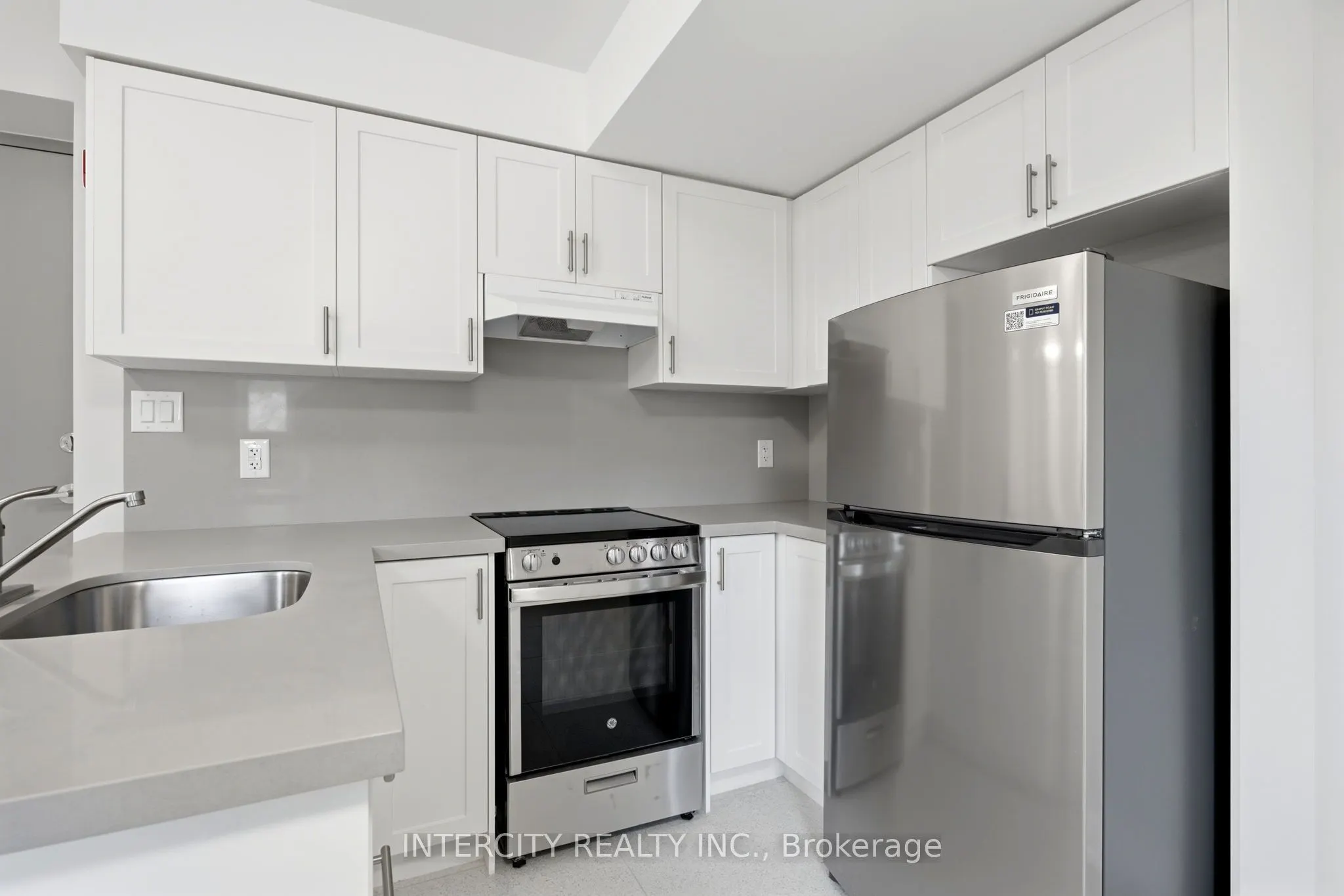 91 Wentworth Street S #2