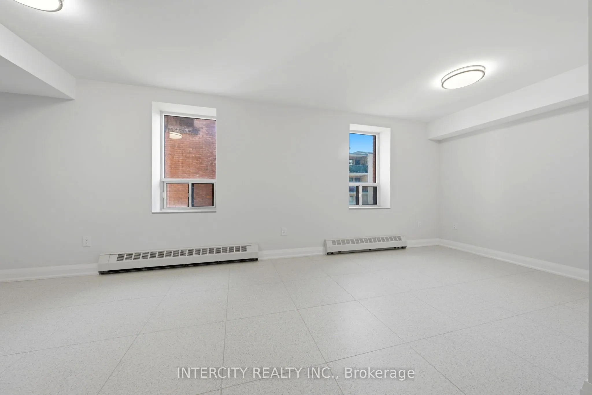 91 Wentworth Street S #2