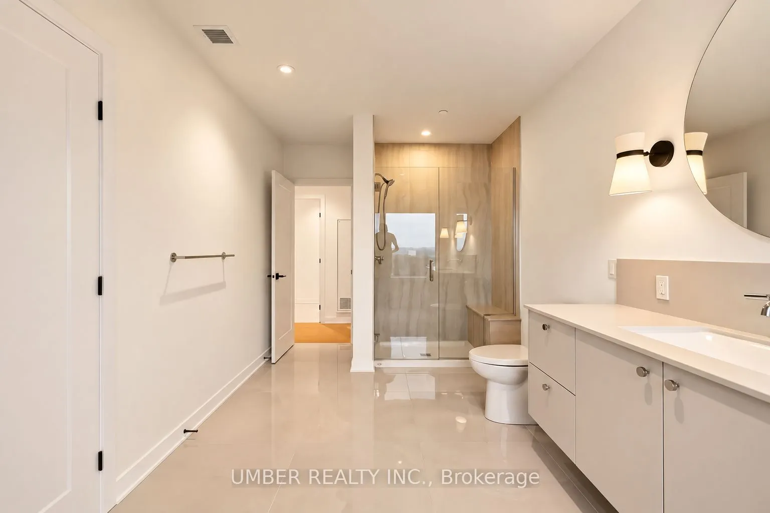 360 Deschatelets Avenue #903