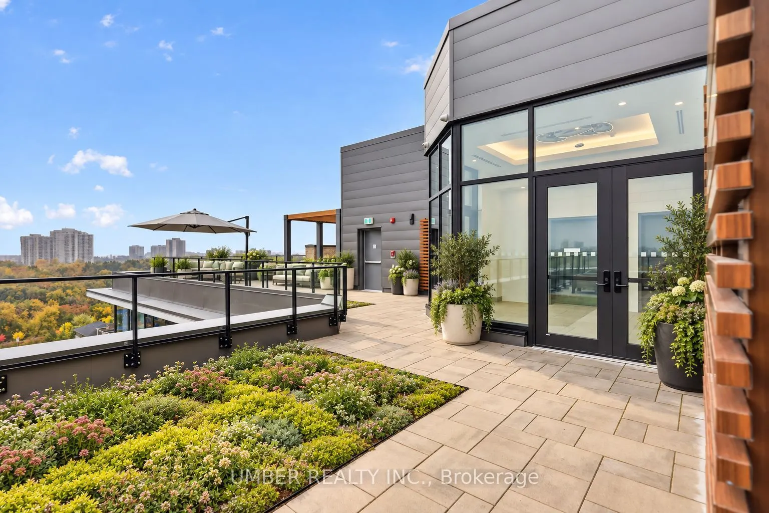 360 Deschatelets Avenue #903