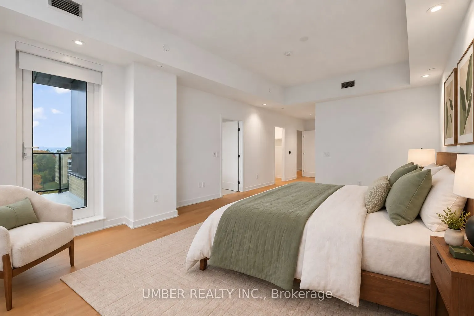 360 Deschatelets Avenue #903