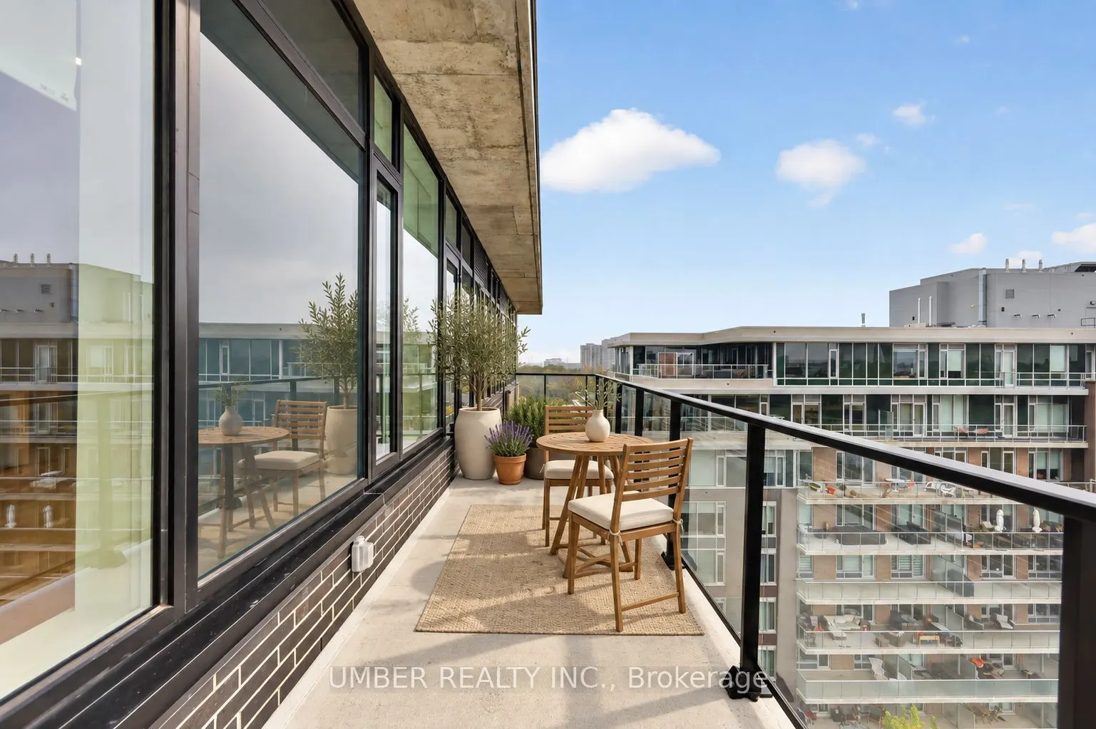 360 Deschatelets Avenue #903