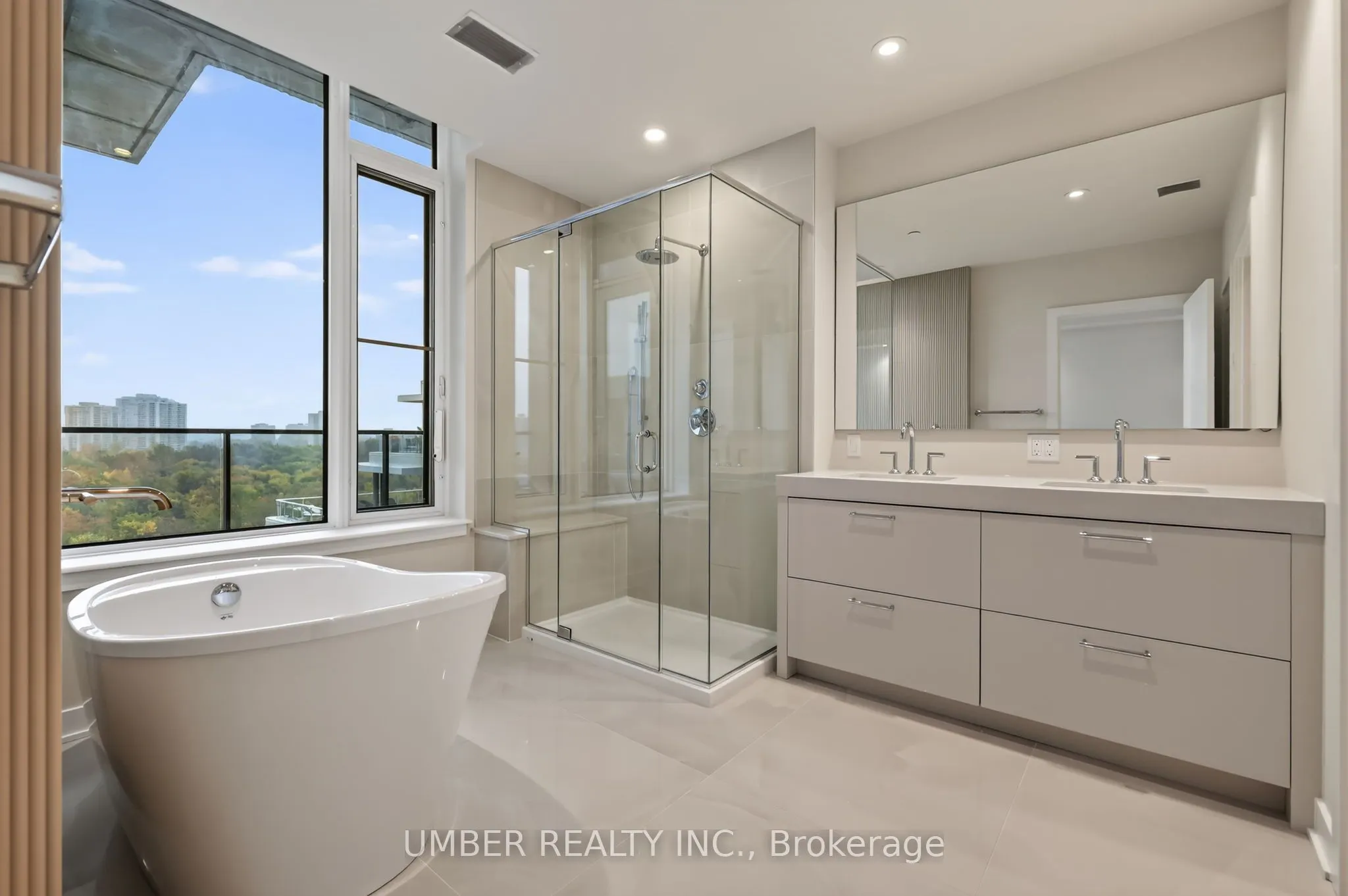 360 Deschatelets Avenue #903