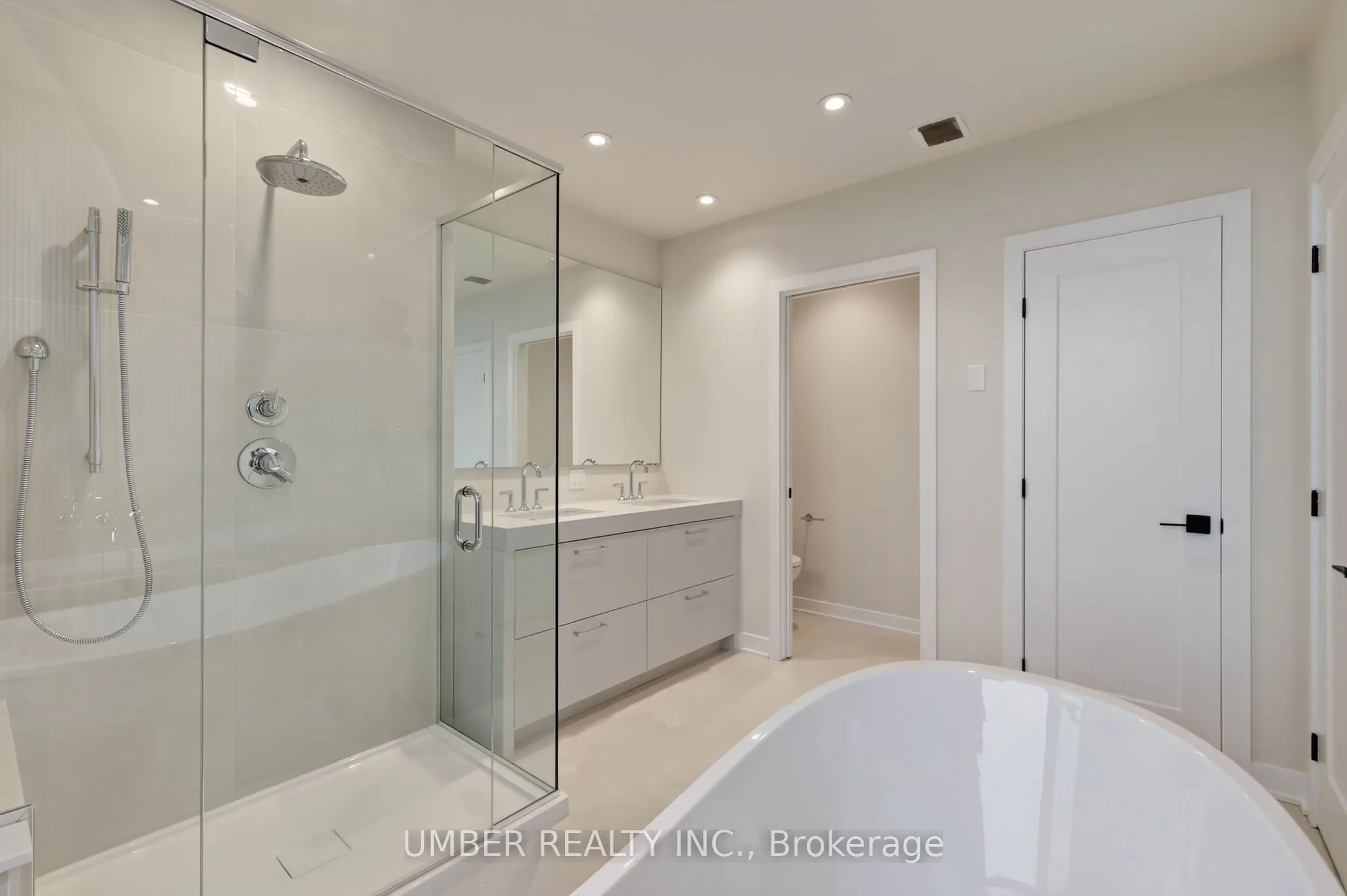 360 Deschatelets Avenue #903