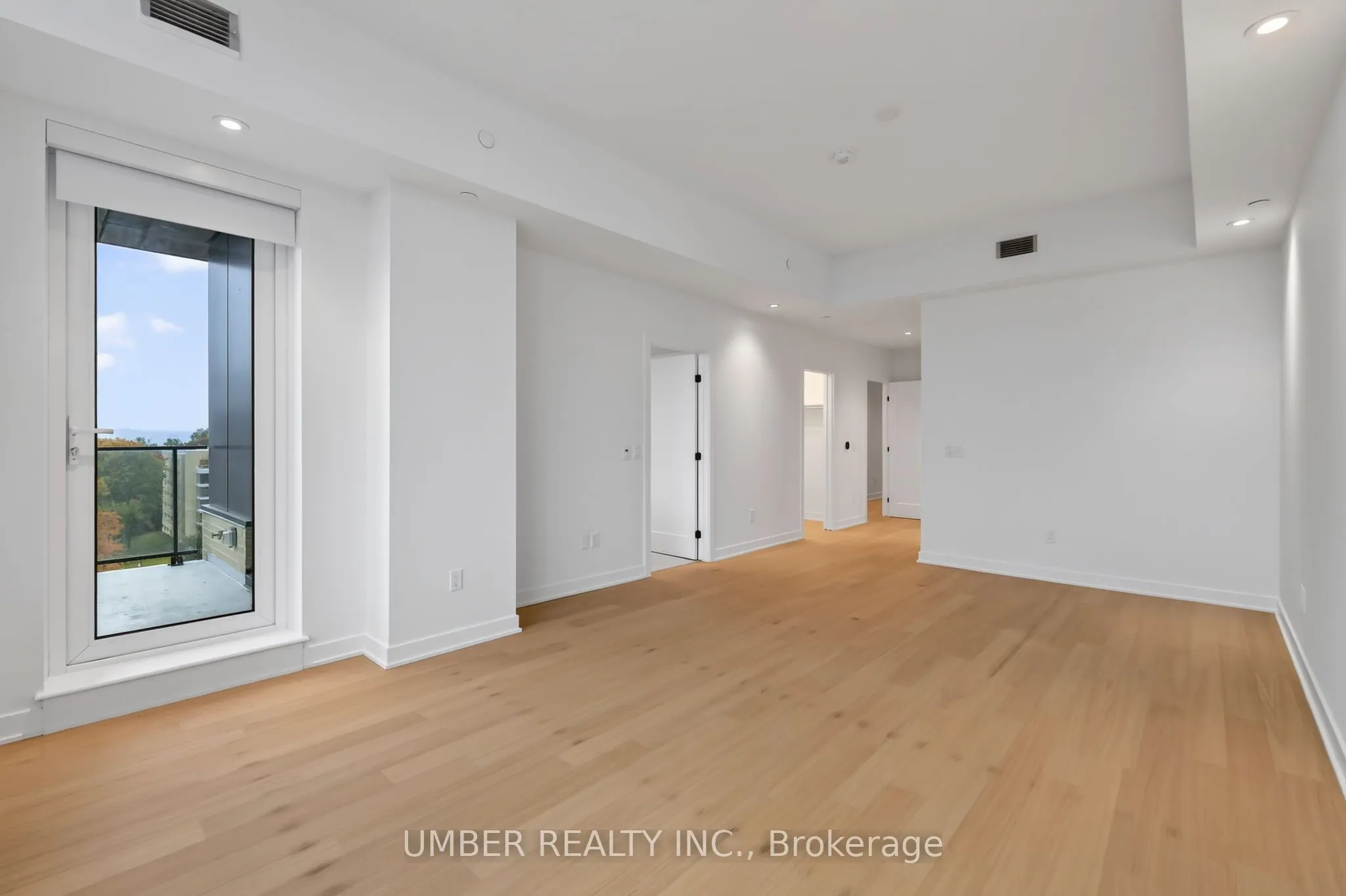 360 Deschatelets Avenue #903