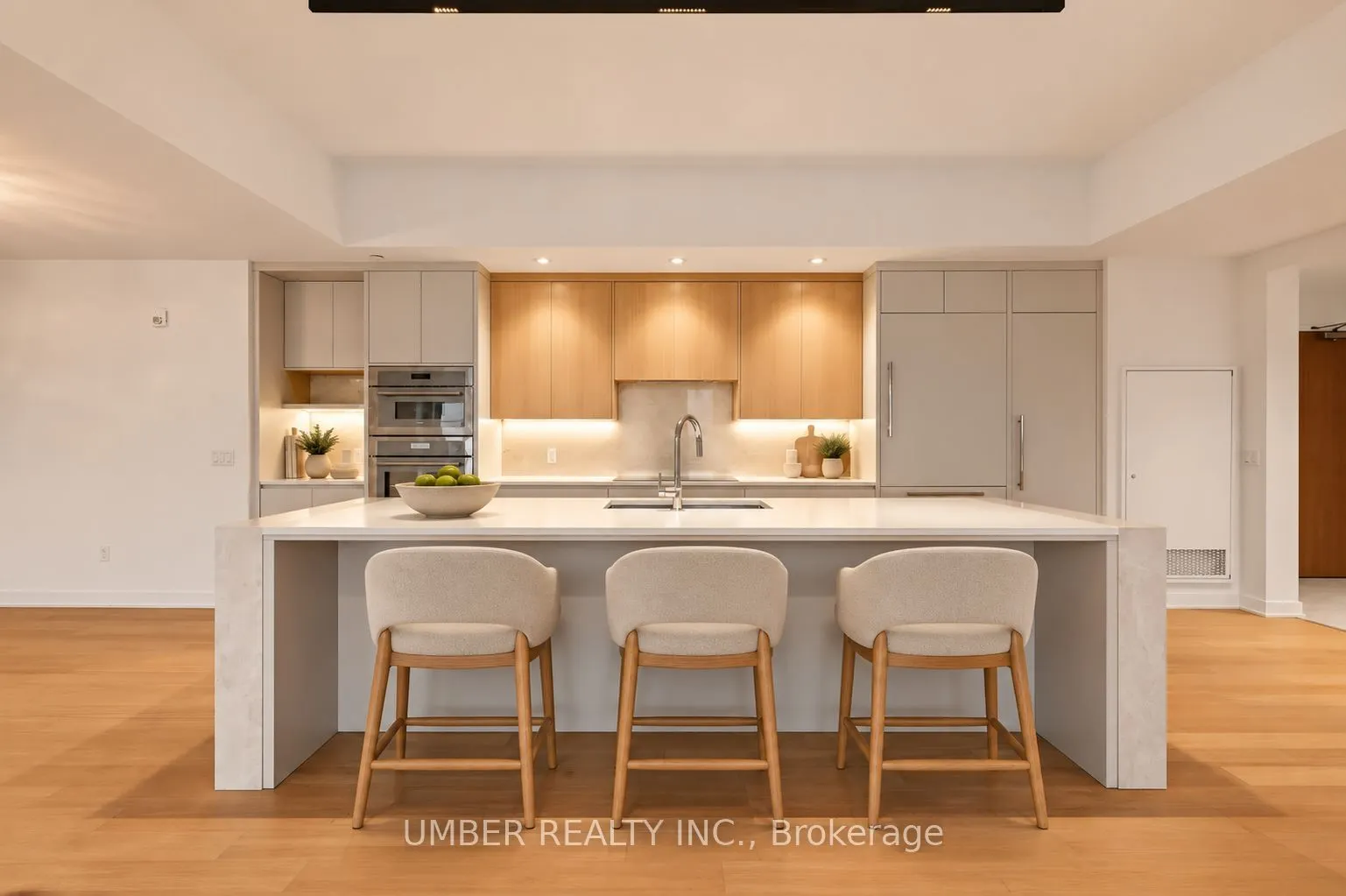 360 Deschatelets Avenue #903