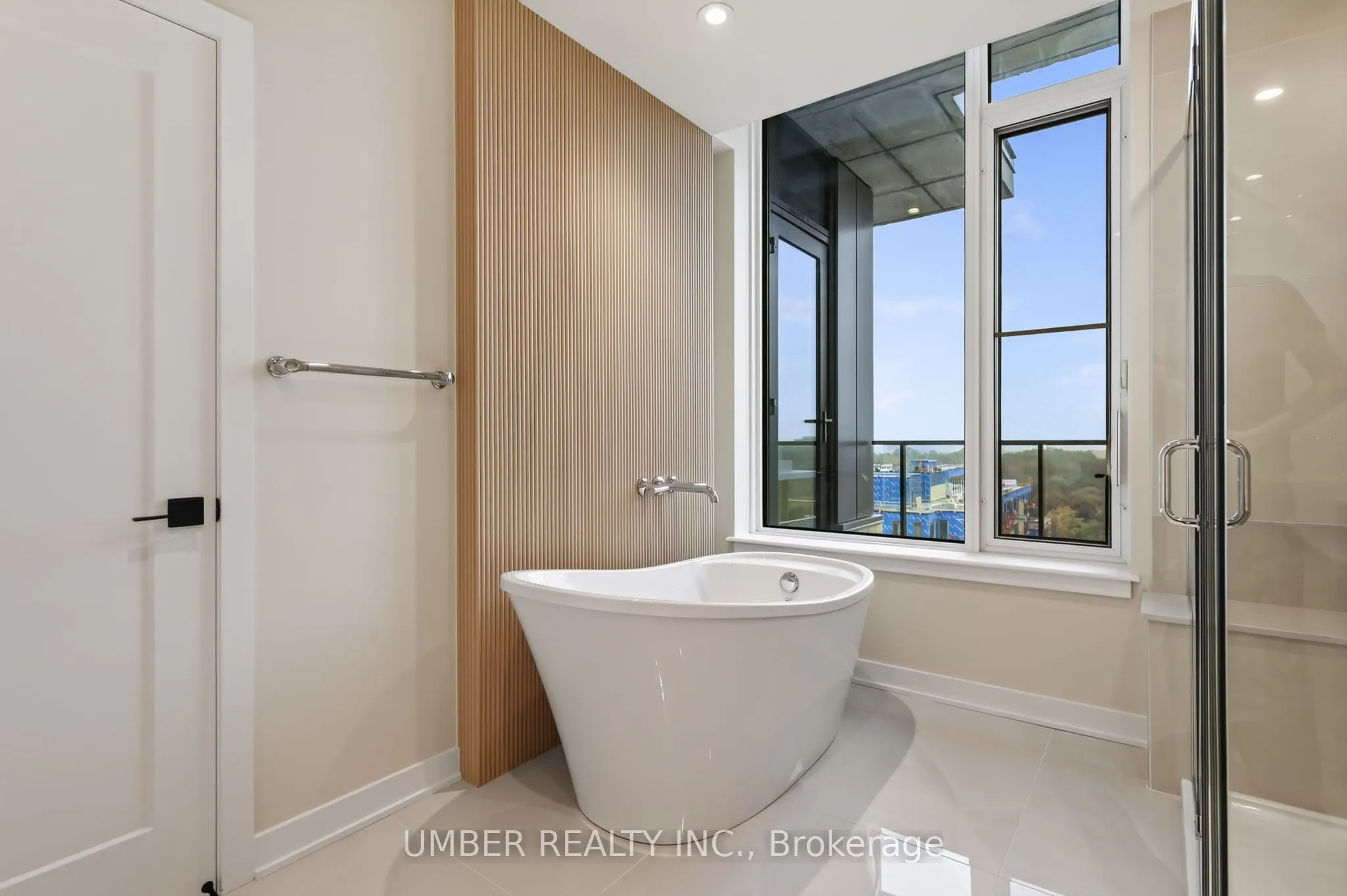 360 Deschatelets Avenue #903