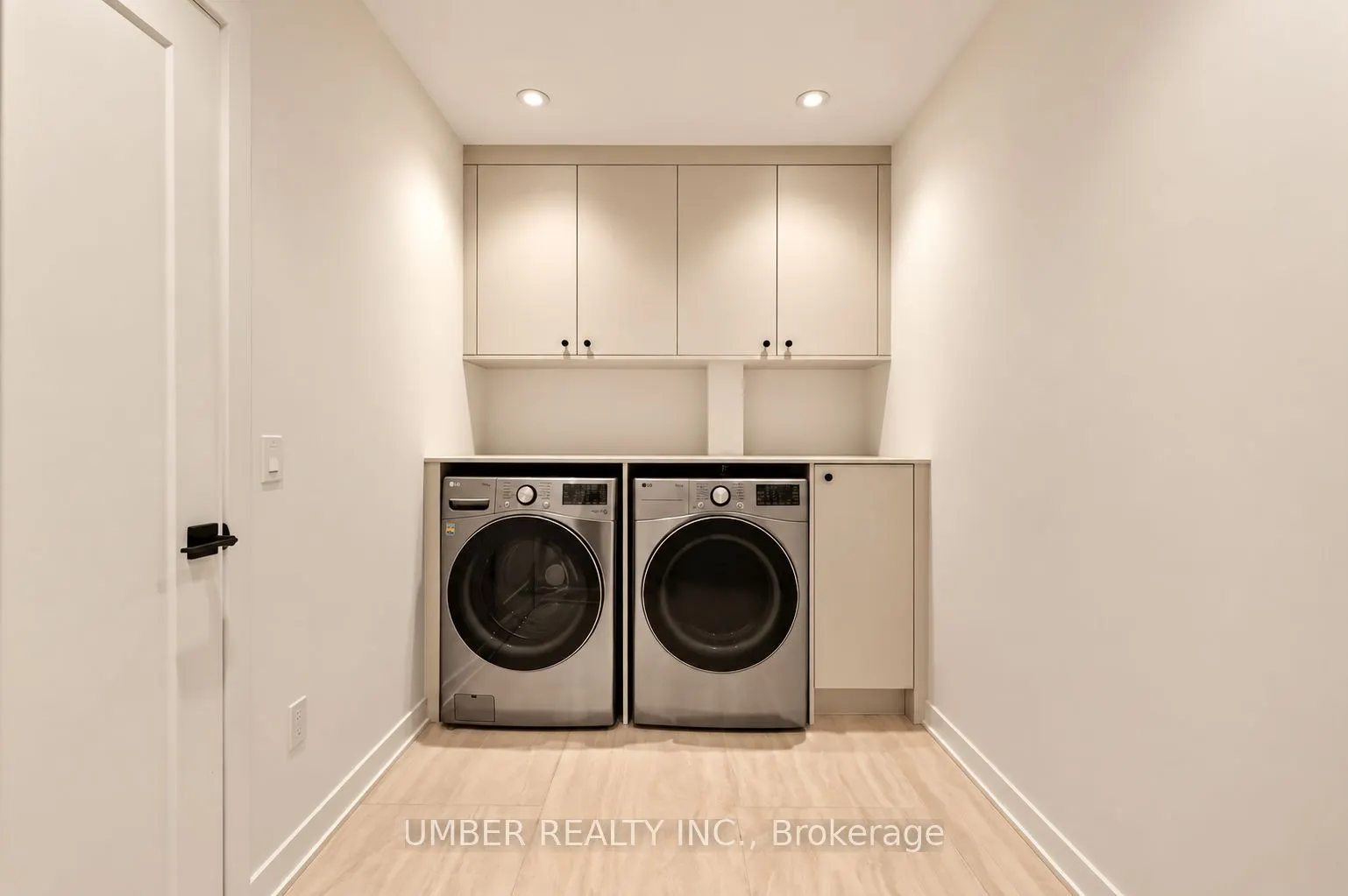 360 Deschatelets Avenue #903