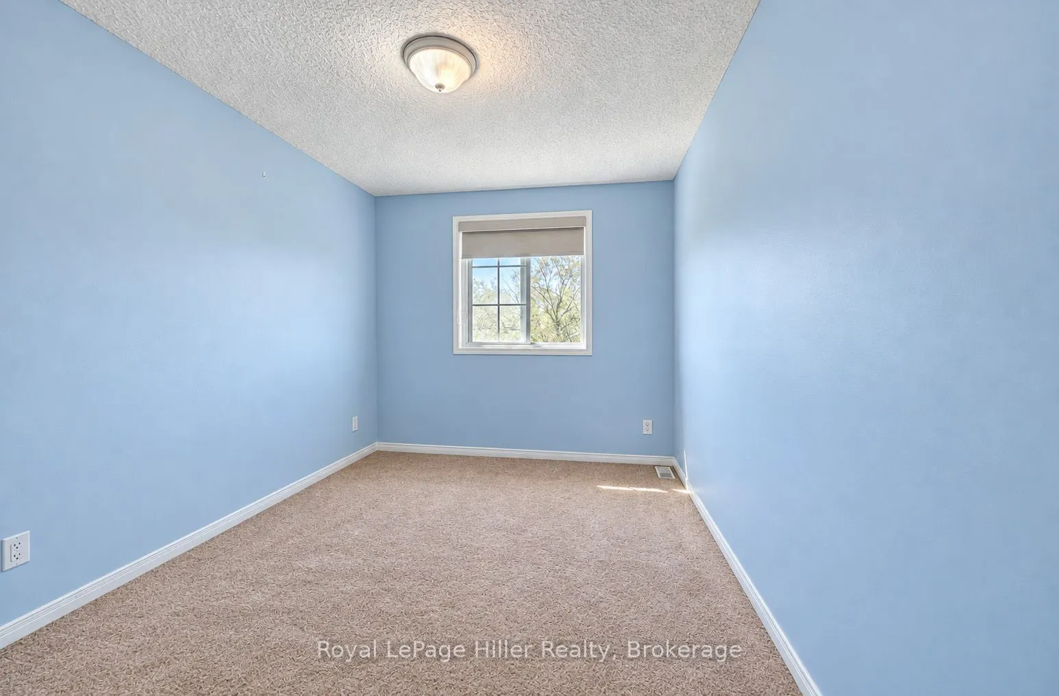 162 Athlone Crescent