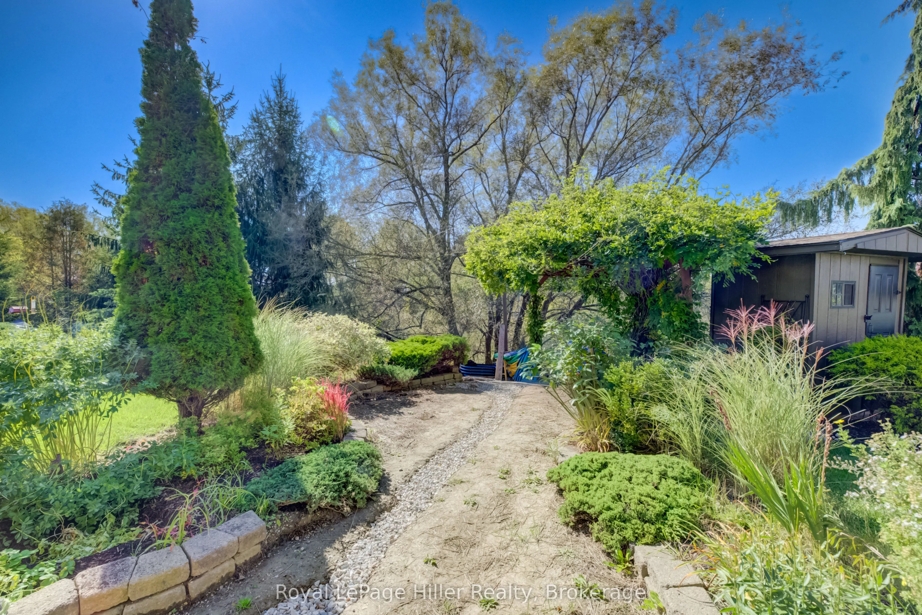 162 Athlone Crescent