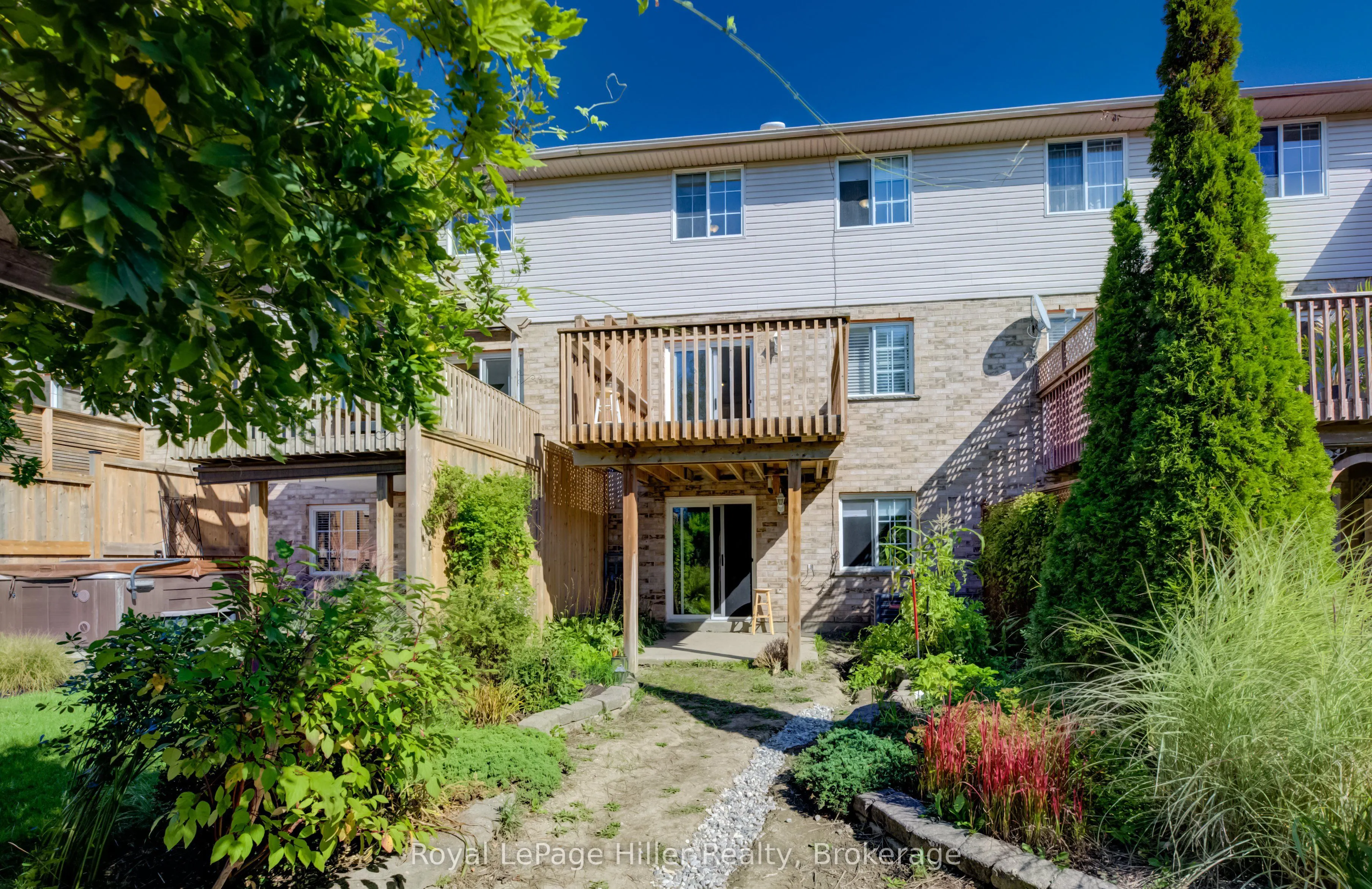 162 Athlone Crescent