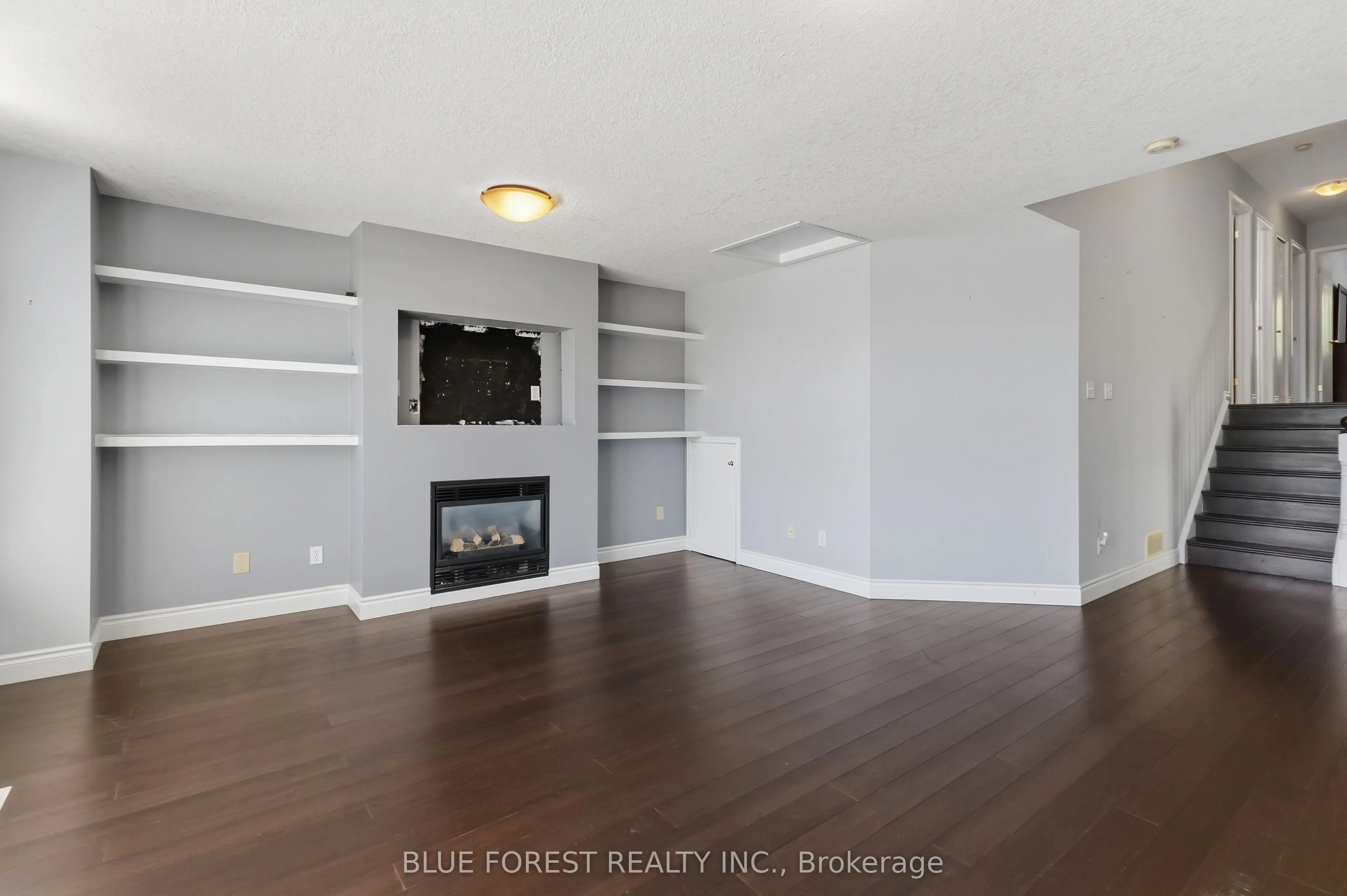 763 Redoak Place