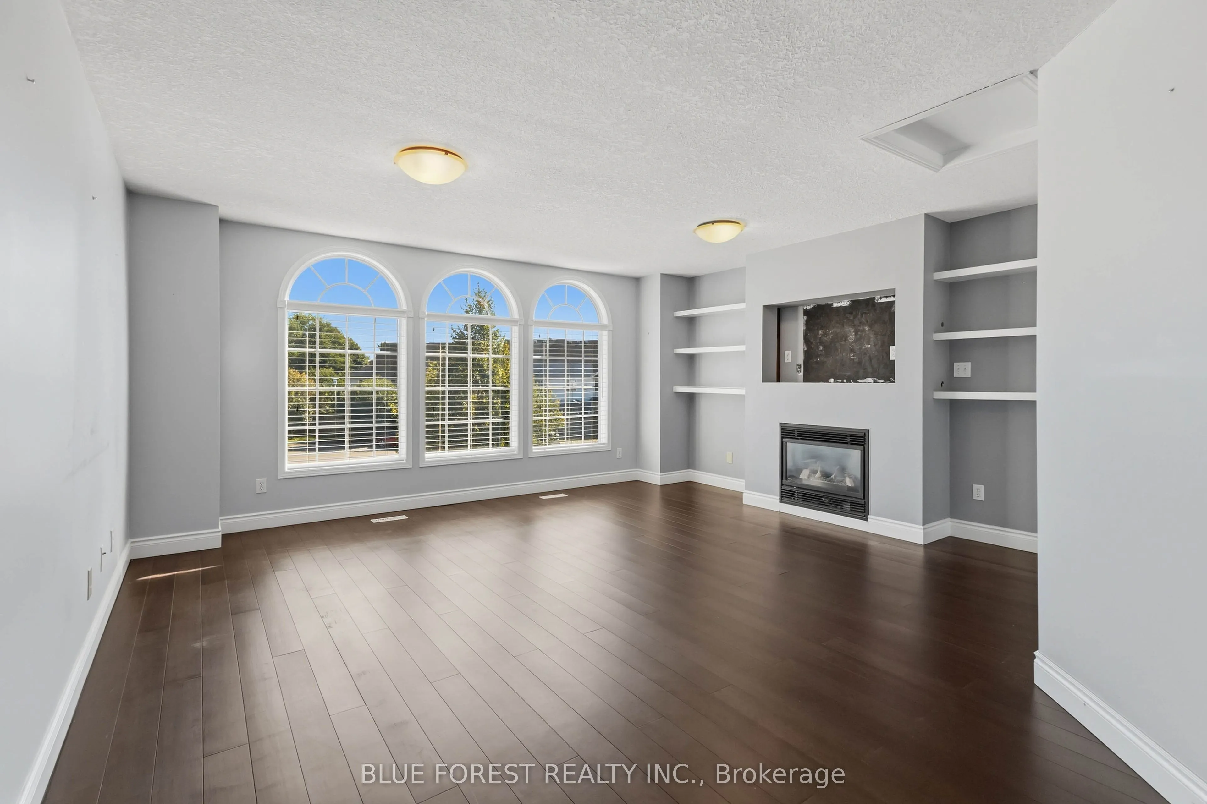 763 Redoak Place