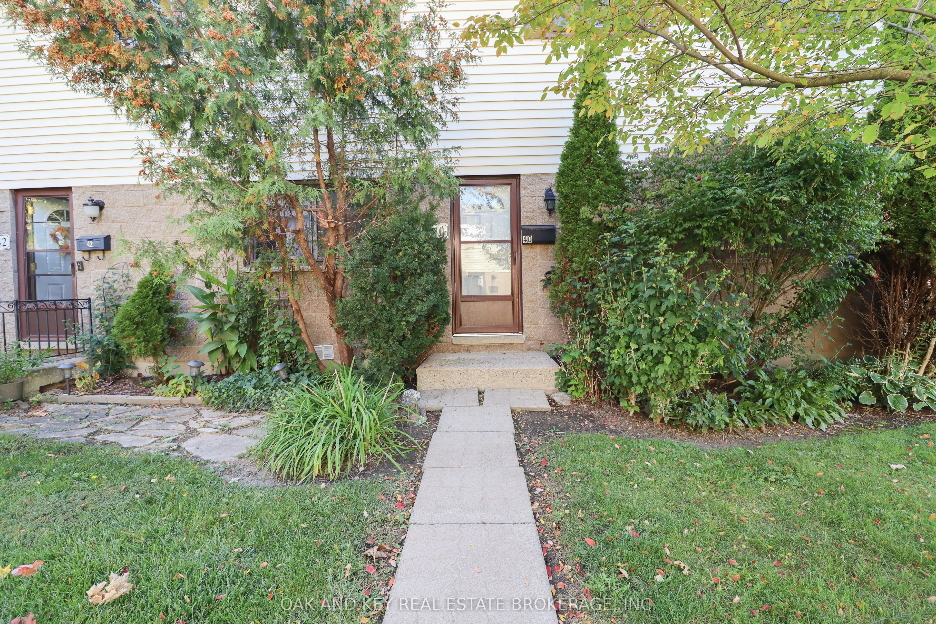 825 DUNDALK Drive #40