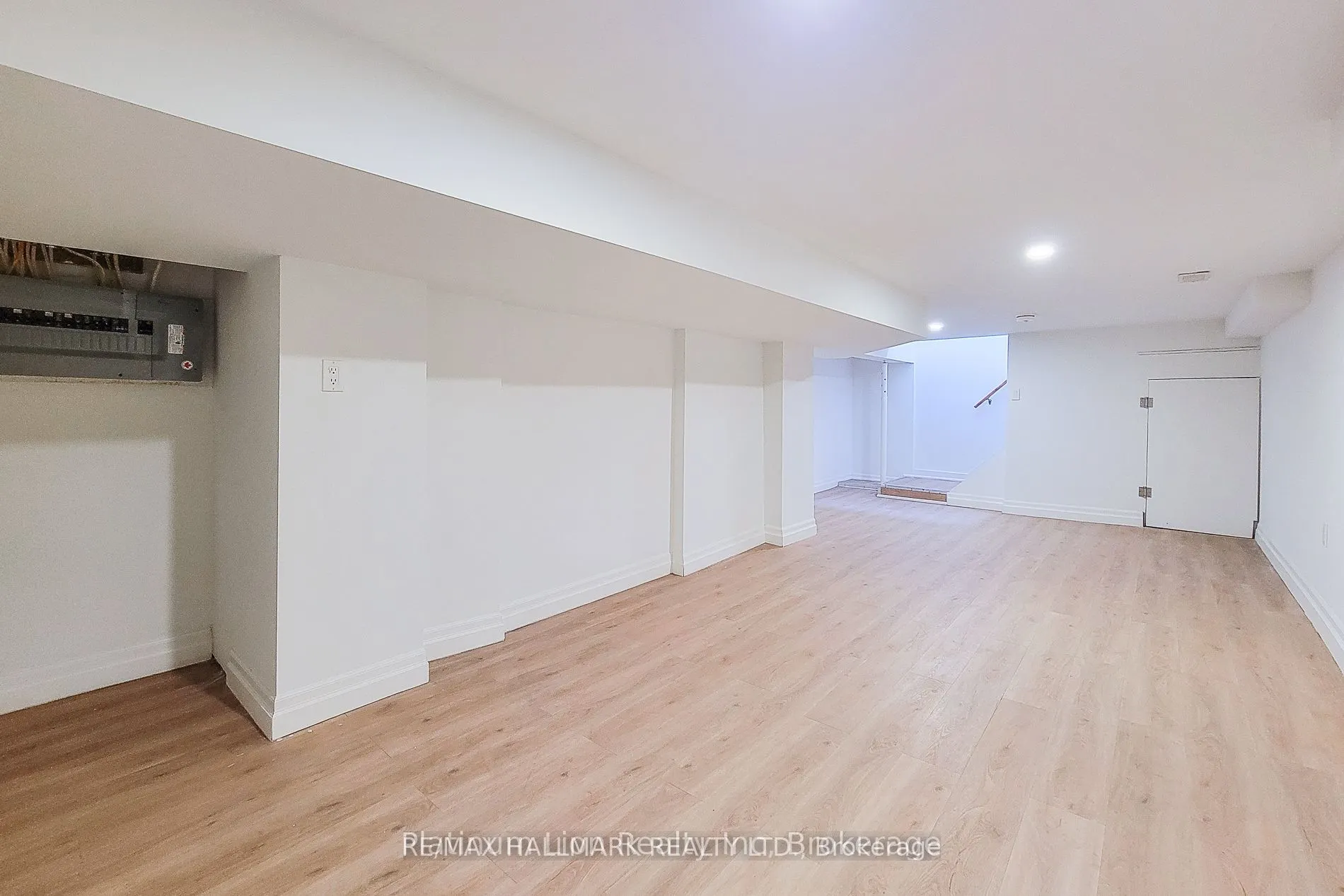 340-342 Barton Street E