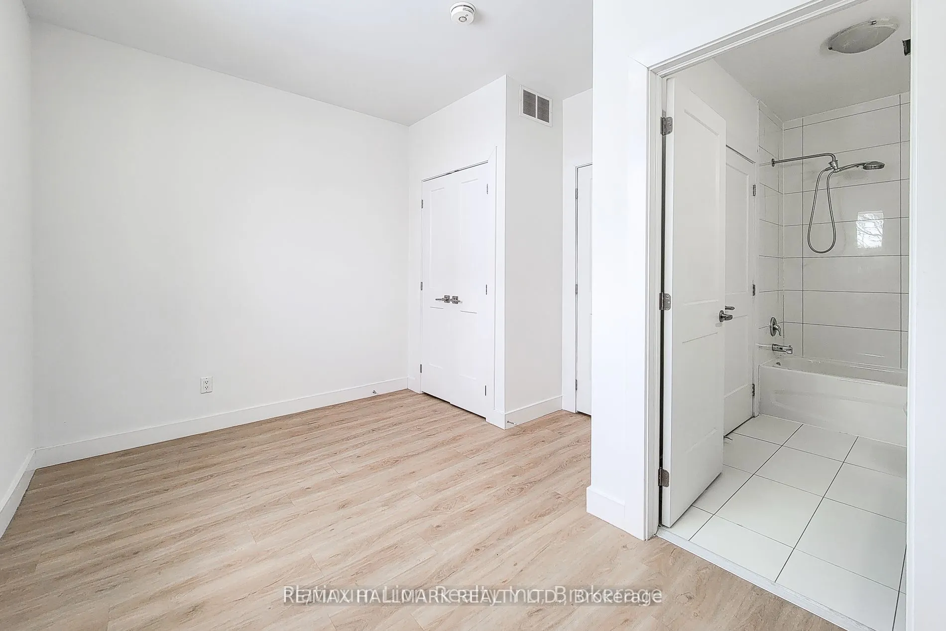 340-342 Barton Street E