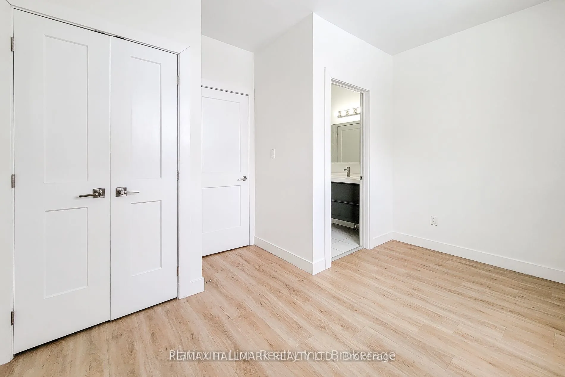 340-342 Barton Street E