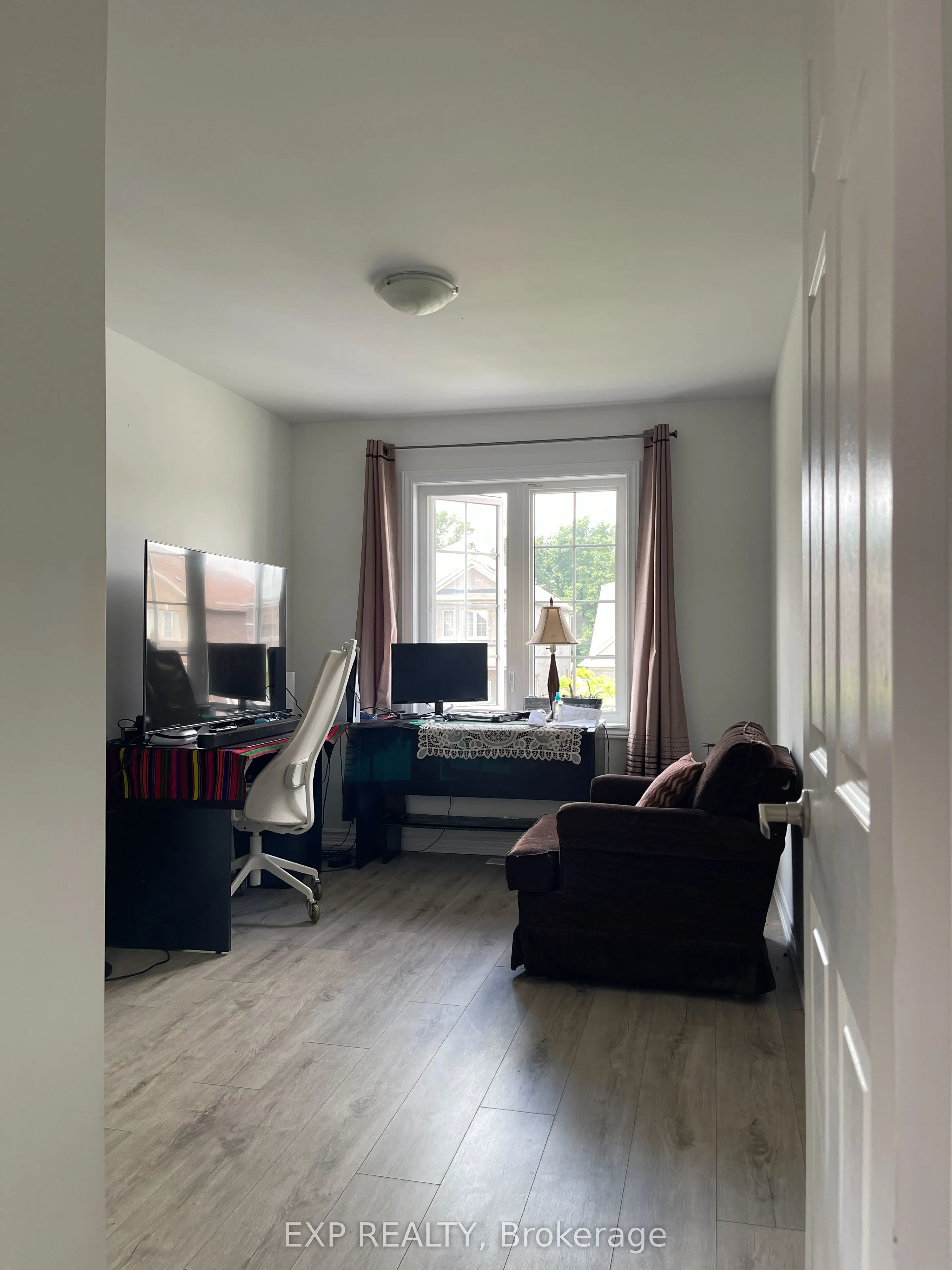 230 Ridley Crescent