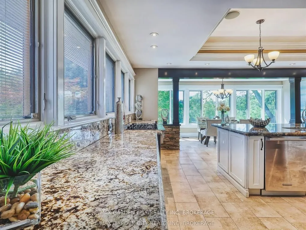 28 MARSDALE Drive