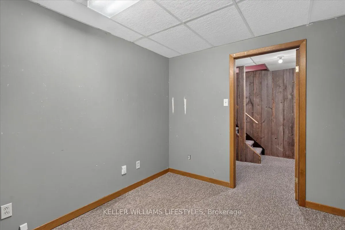366 Head Street N #D