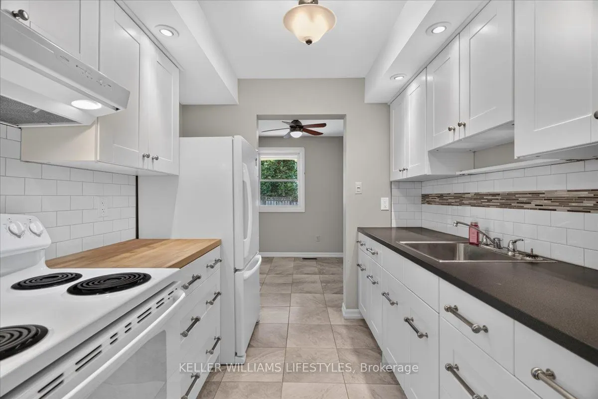 366 Head Street N #D