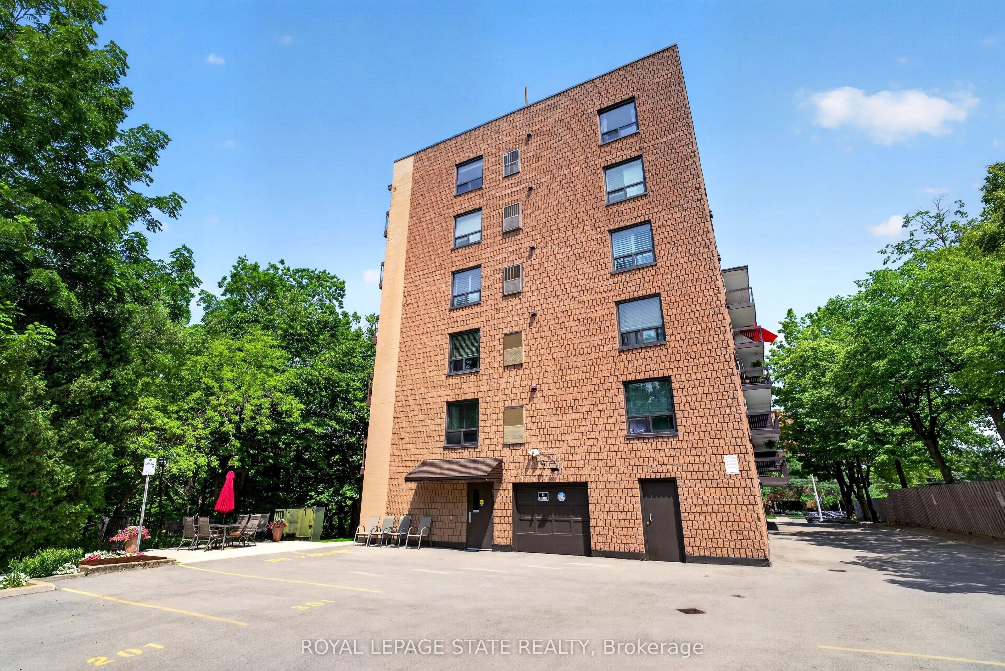 966 Queenston Road #203