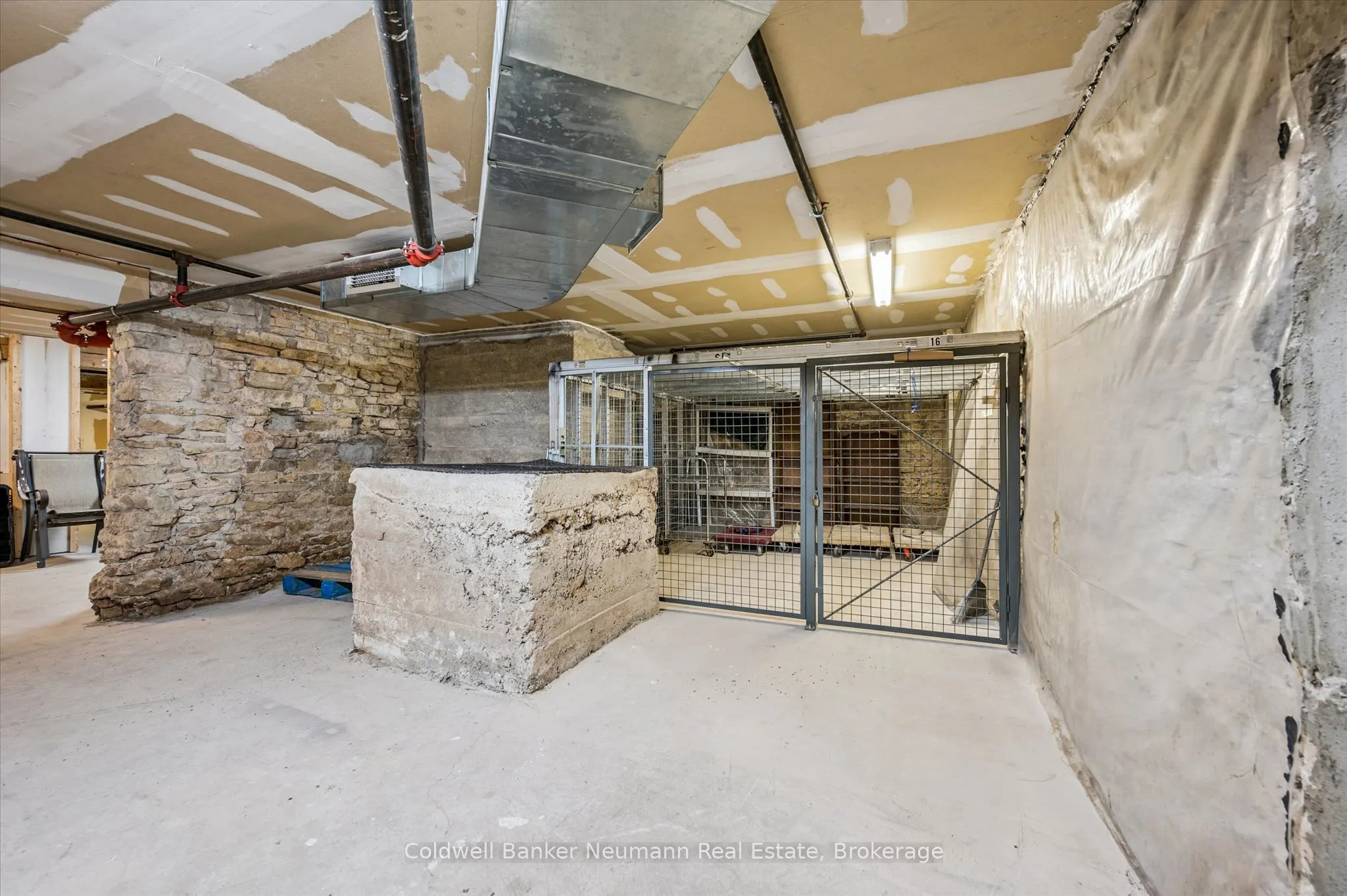 478 St Andrew Street E #306