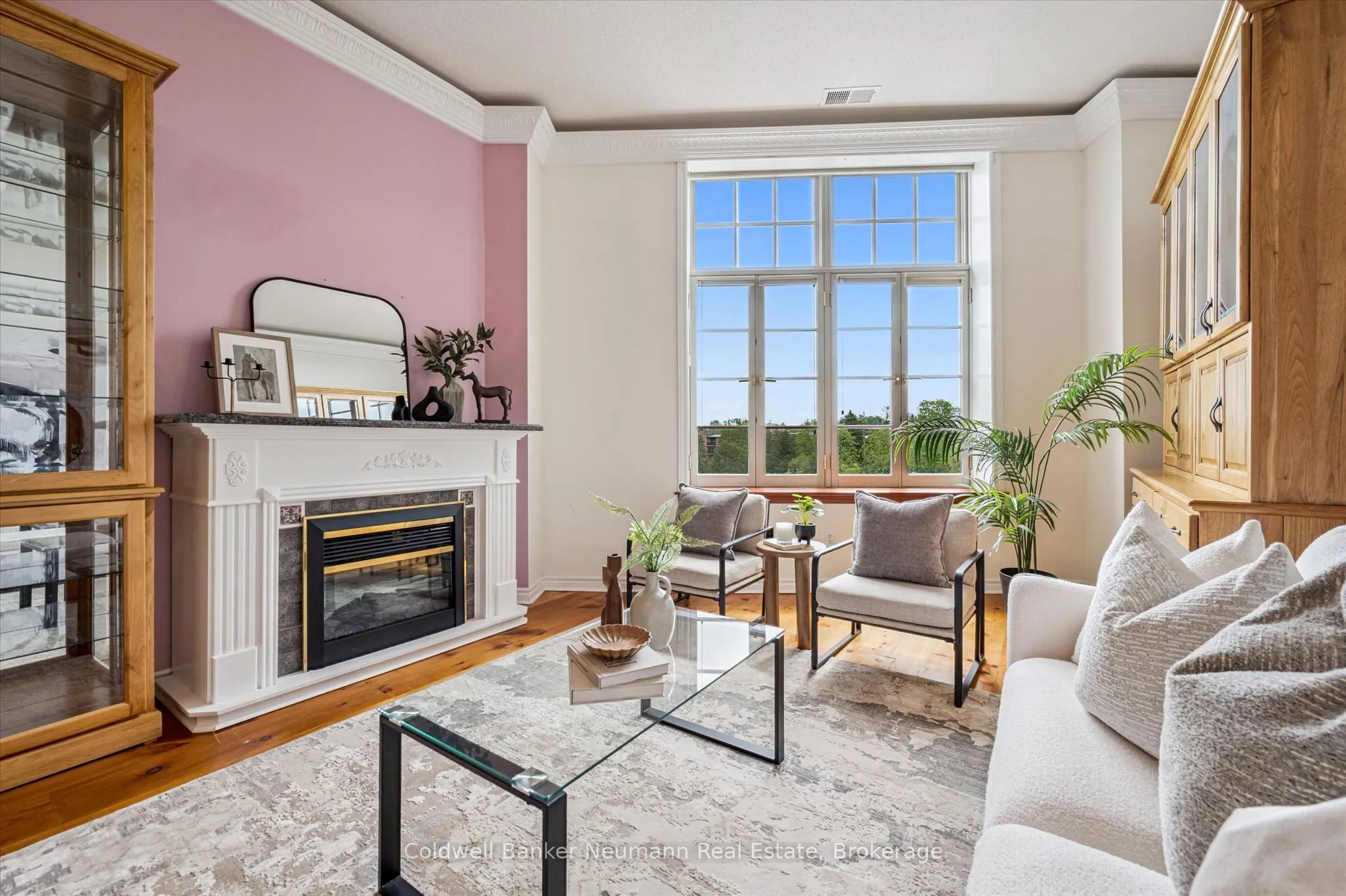 478 St Andrew Street E #306