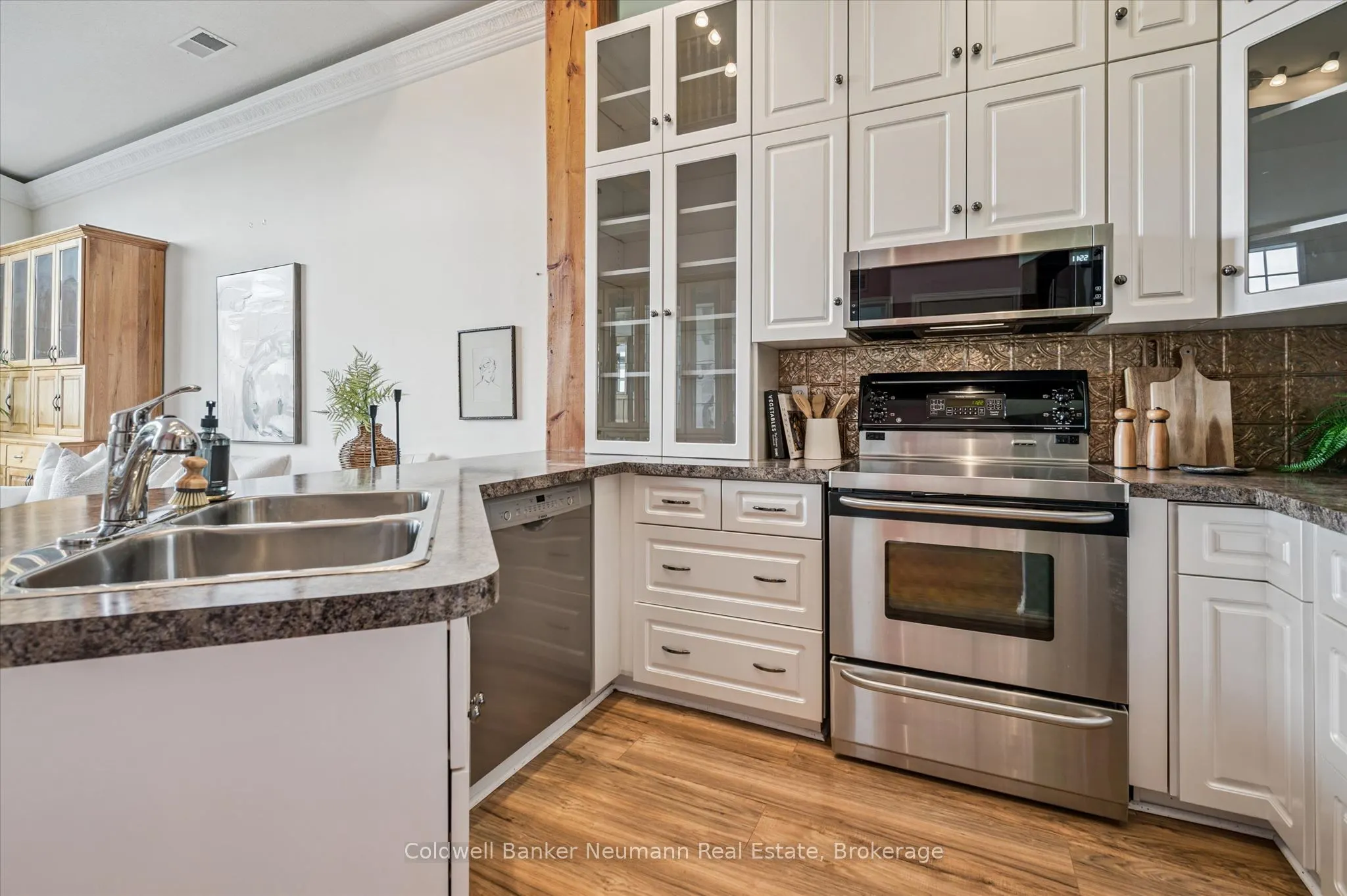 478 St Andrew Street E #306