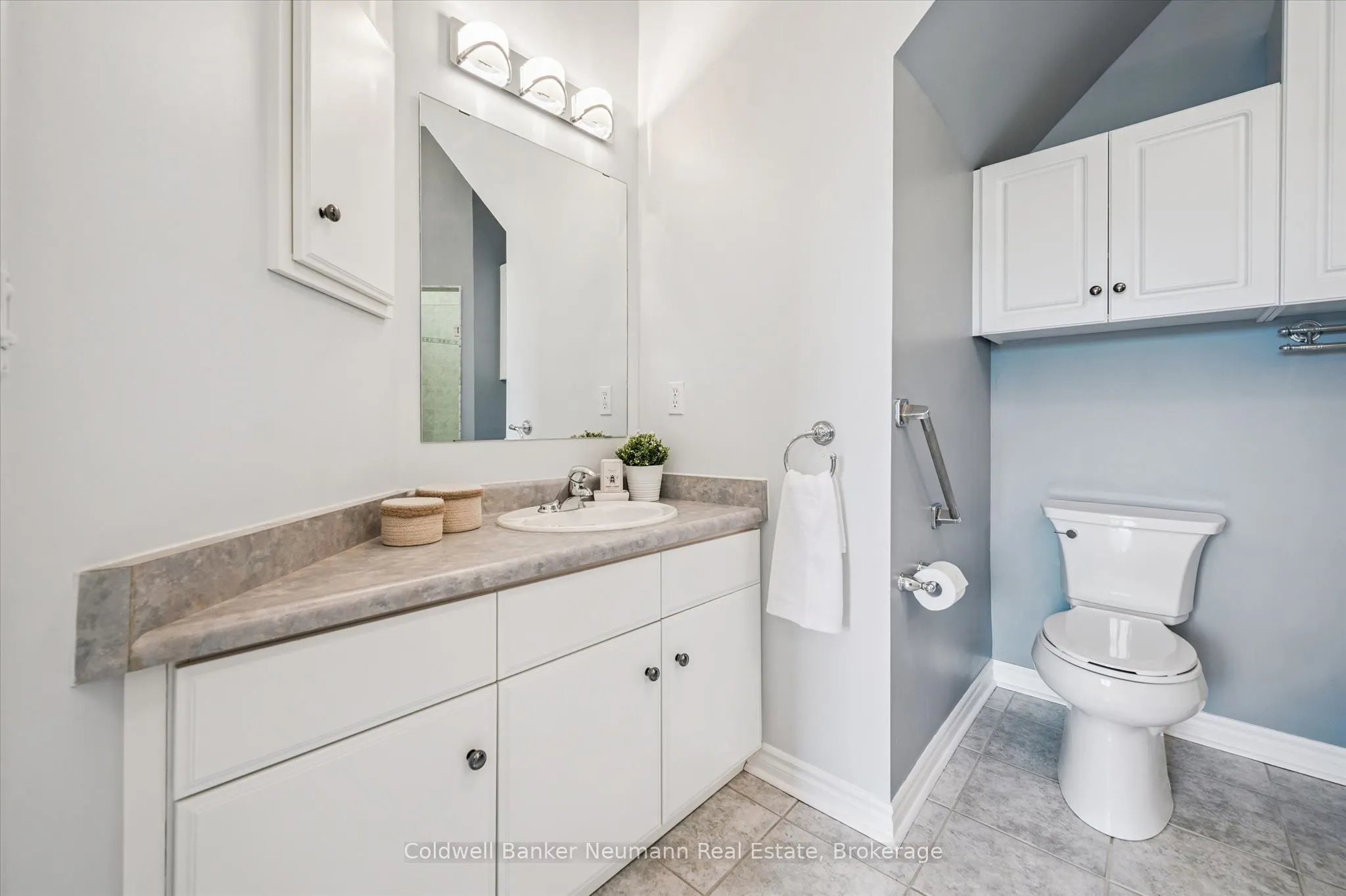 478 St Andrew Street E #306