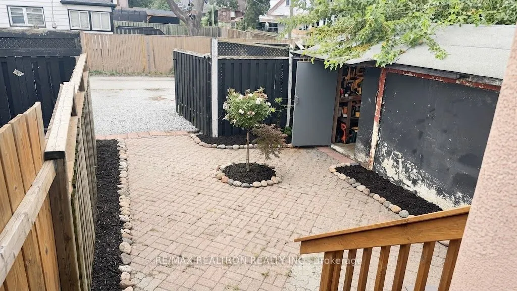 1379 Prince Road