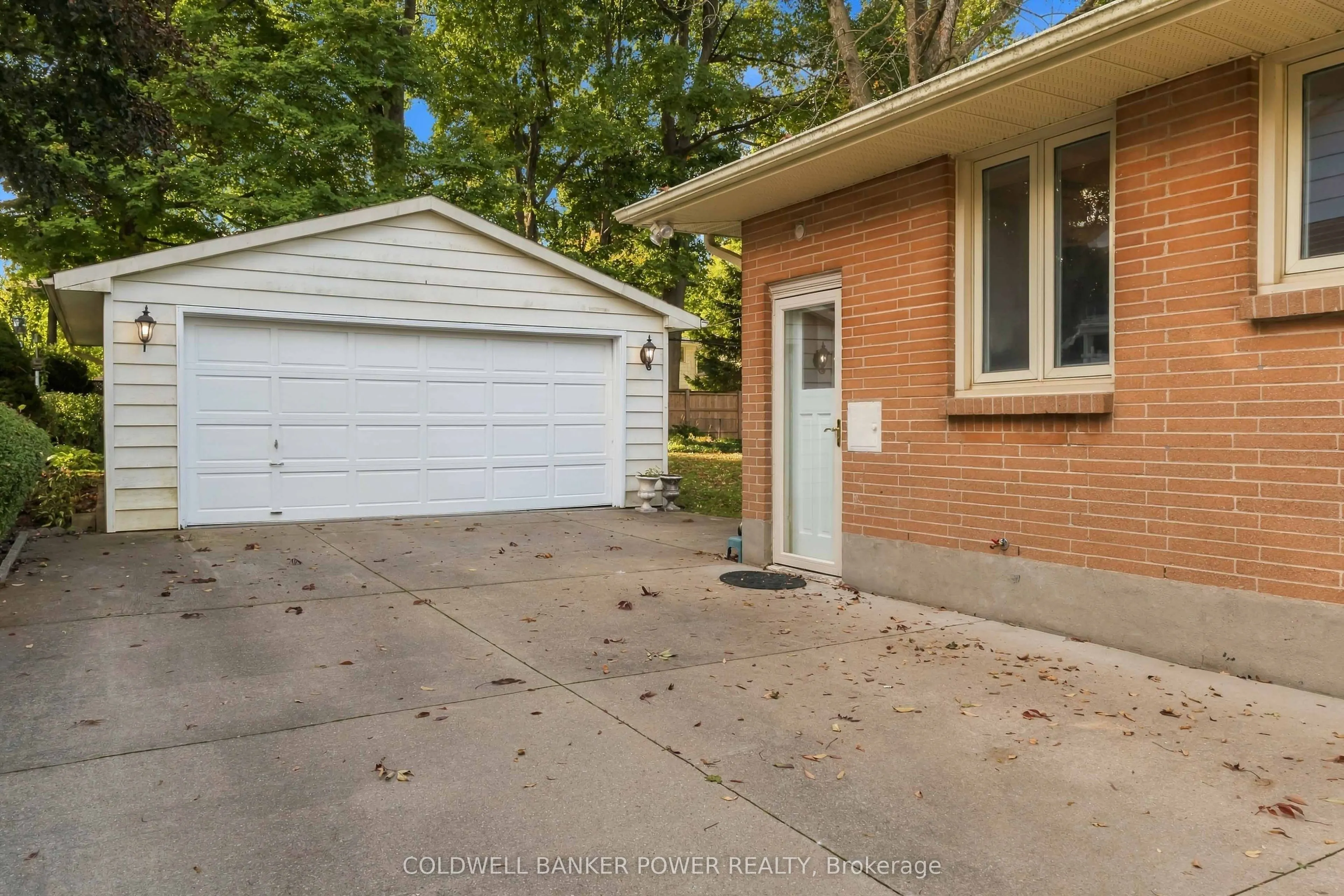 1362 Collingwood Avenue