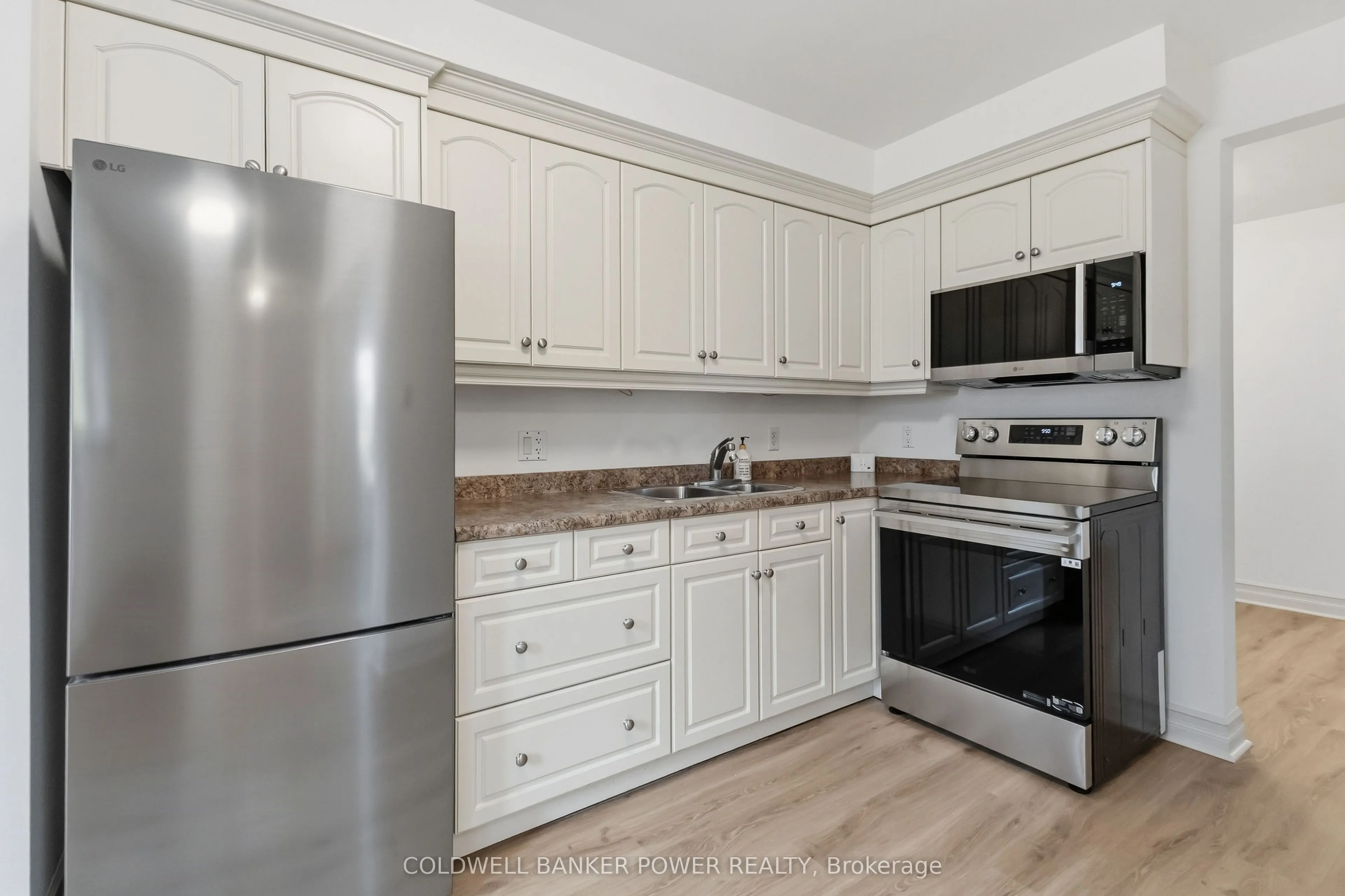 1362 Collingwood Avenue