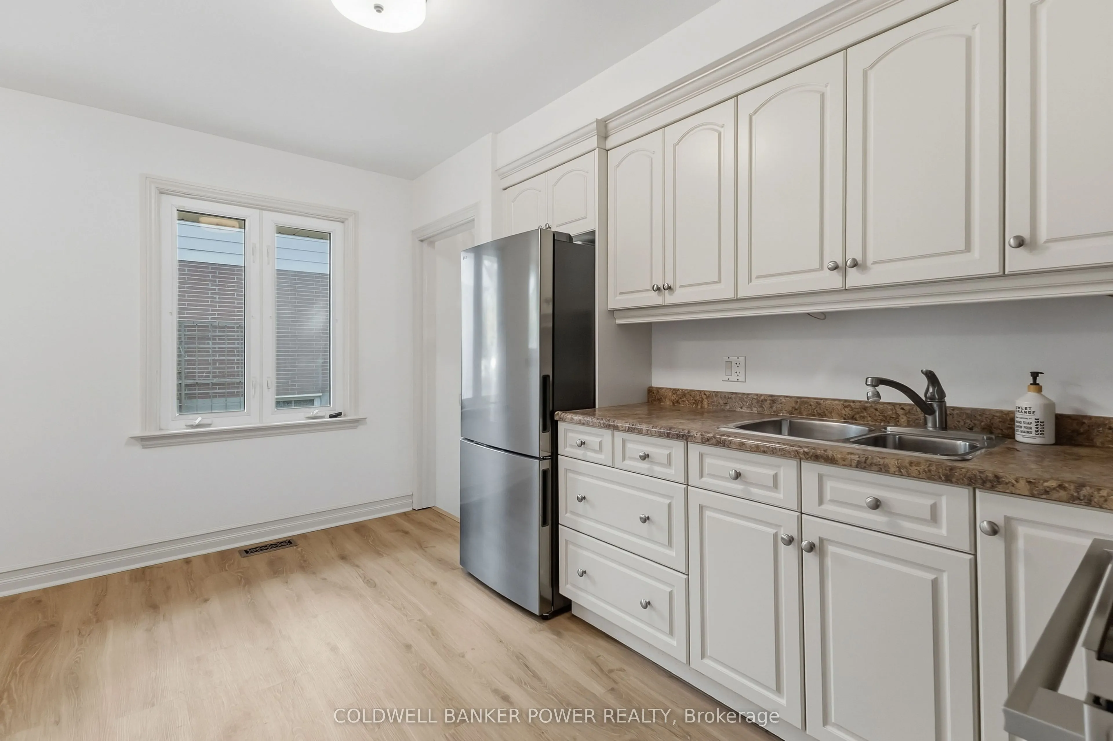 1362 Collingwood Avenue