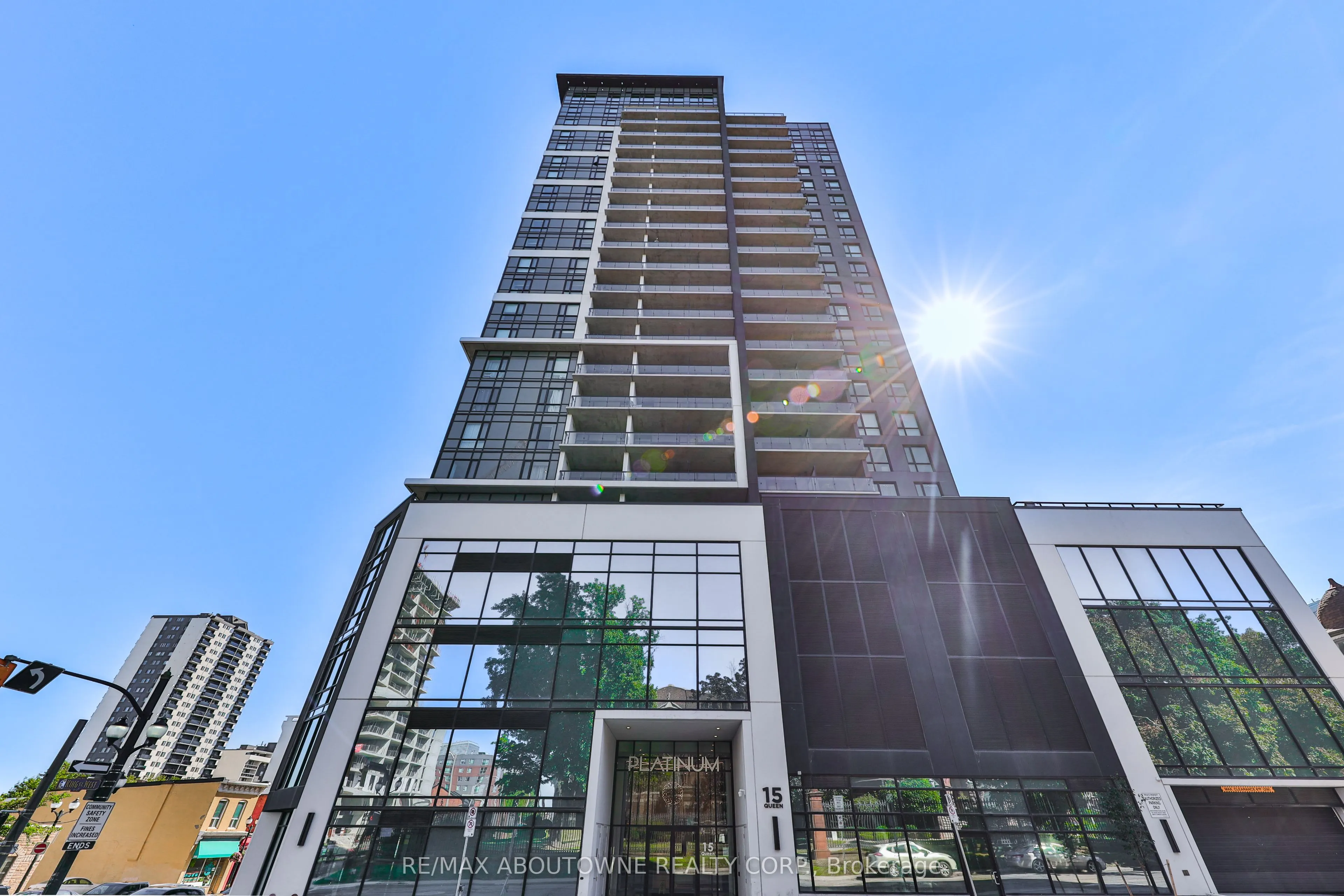 15 QUEEN Street #1806