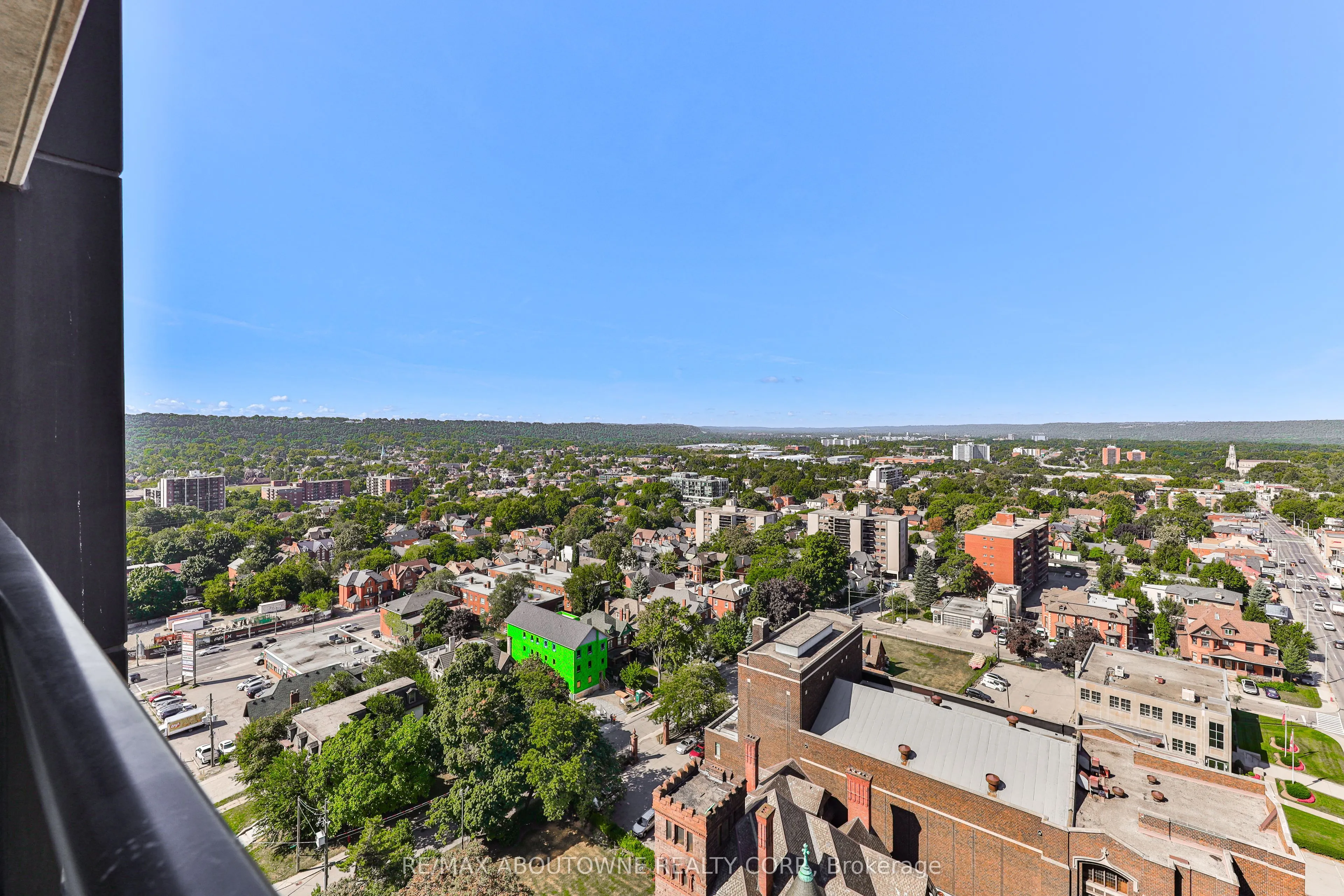 15 QUEEN Street #1806