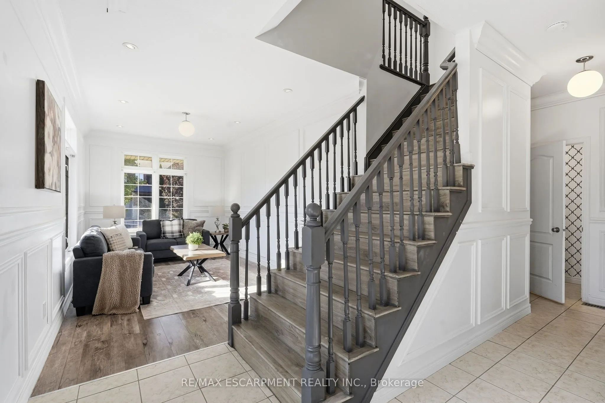 400 Stonehenge Drive #8