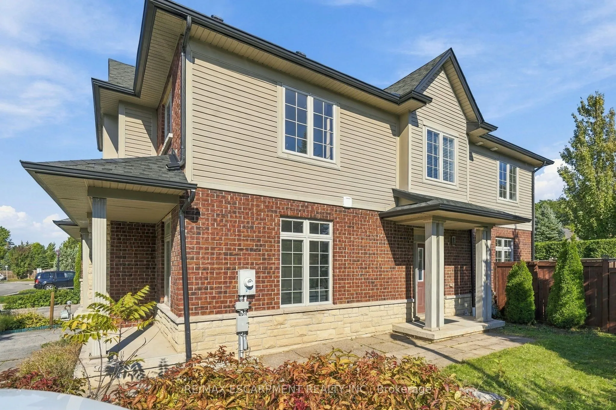 400 Stonehenge Drive #8