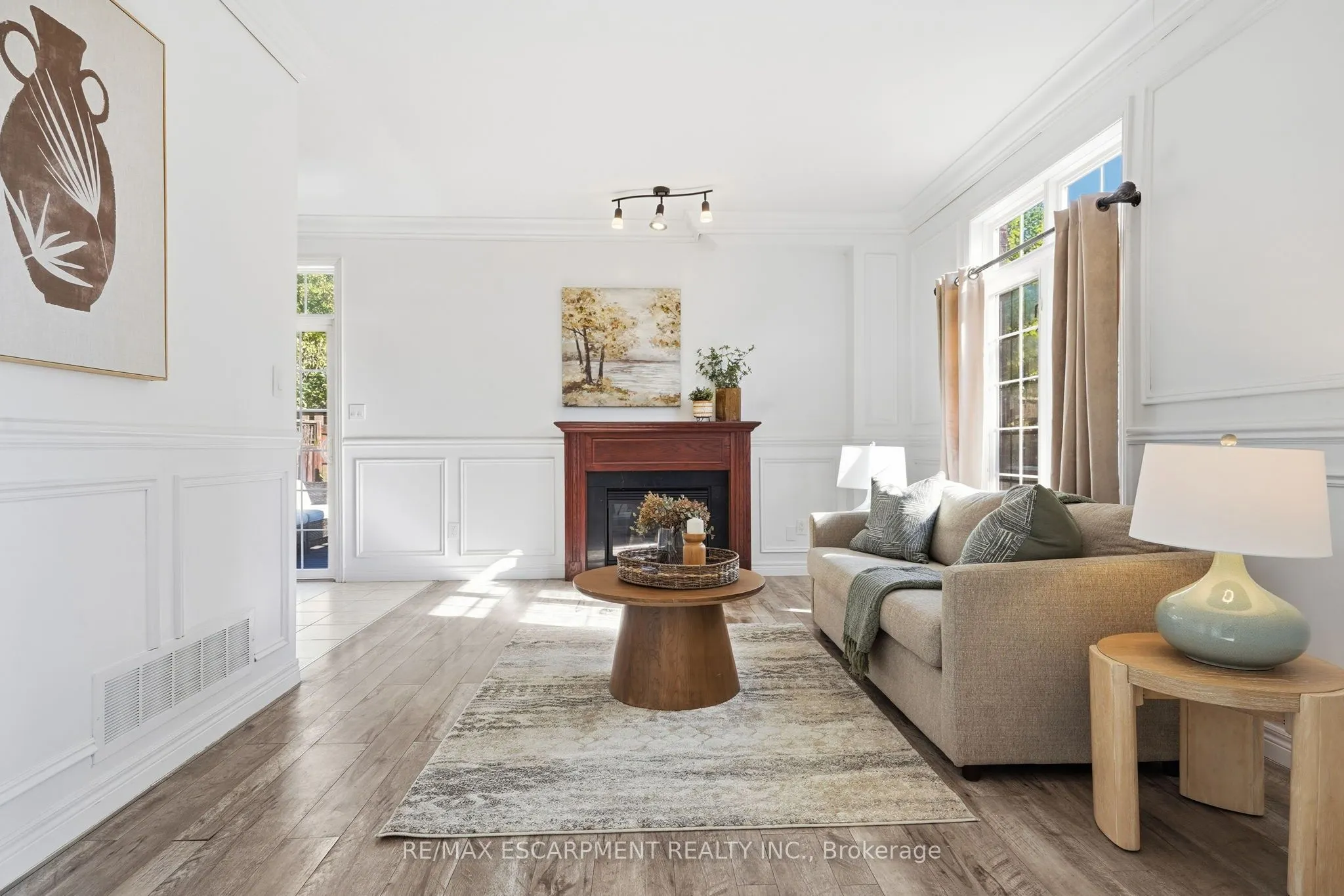 400 Stonehenge Drive #8