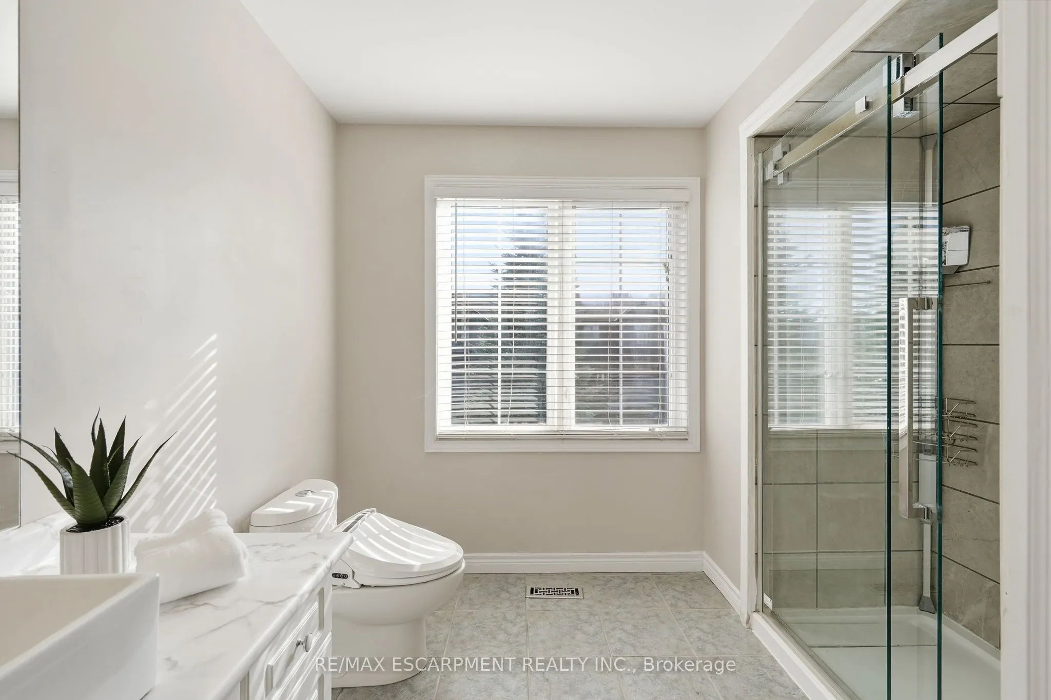 400 Stonehenge Drive #8