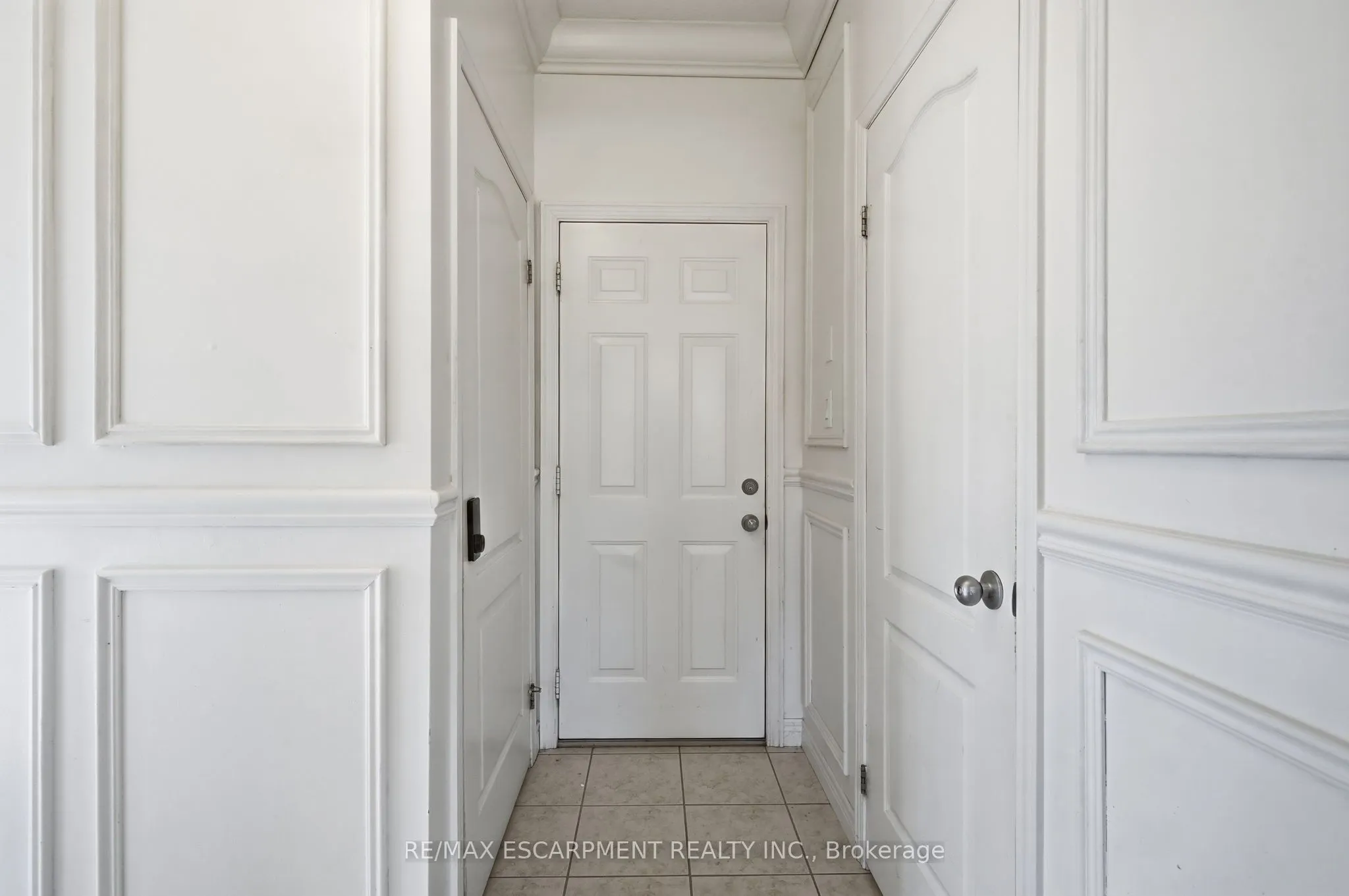 400 Stonehenge Drive #8