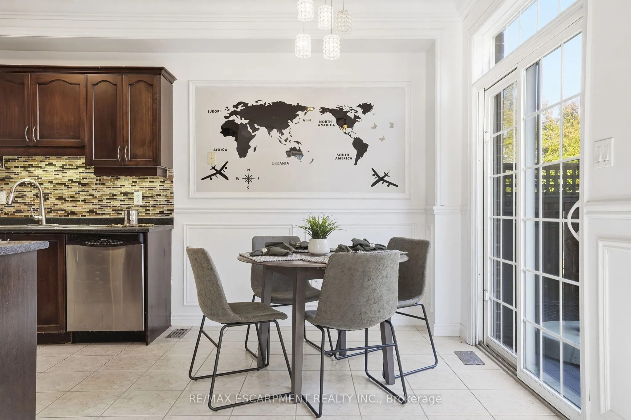 400 Stonehenge Drive #8